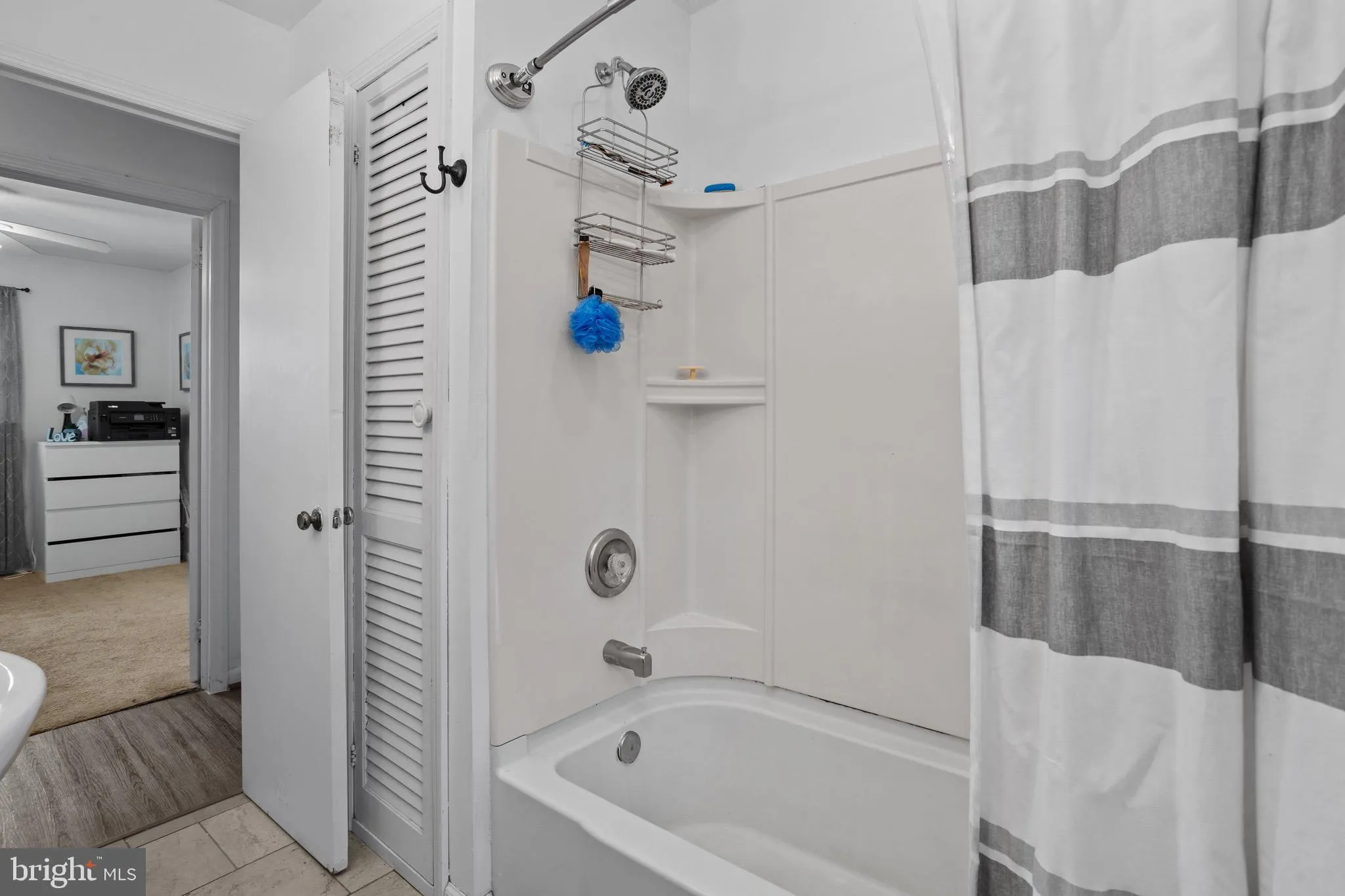 Burlington, New Jersey 08016, United States, 3 Bedrooms Bedrooms, ,1 BathroomBathrooms,Residential,Contingent,13796