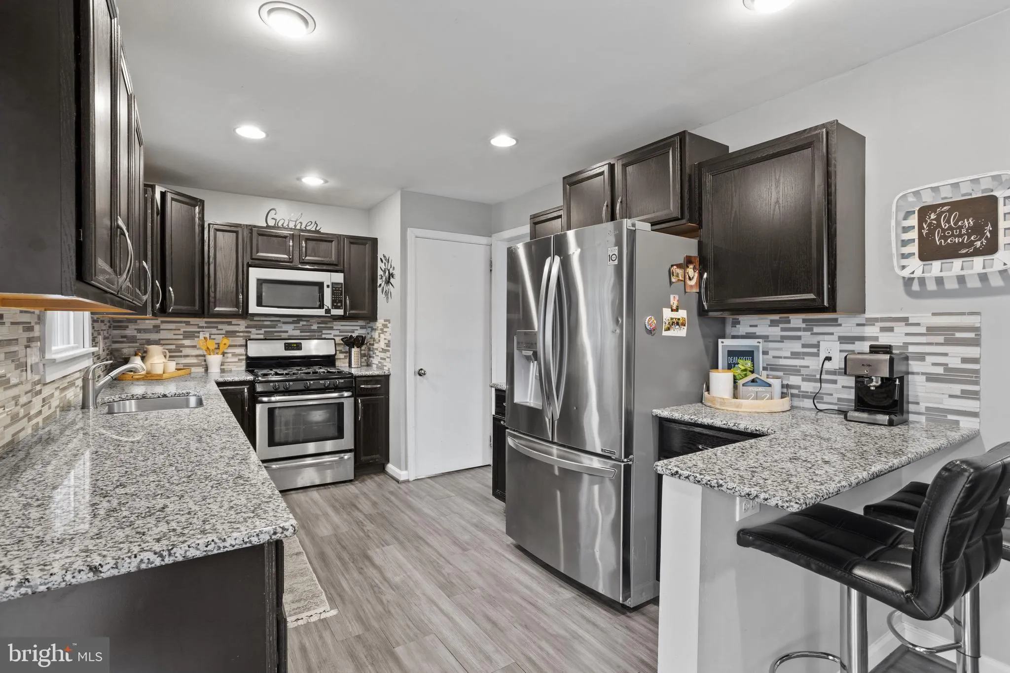 Burlington, New Jersey 08016, United States, 3 Bedrooms Bedrooms, ,1 BathroomBathrooms,Residential,Contingent,13796