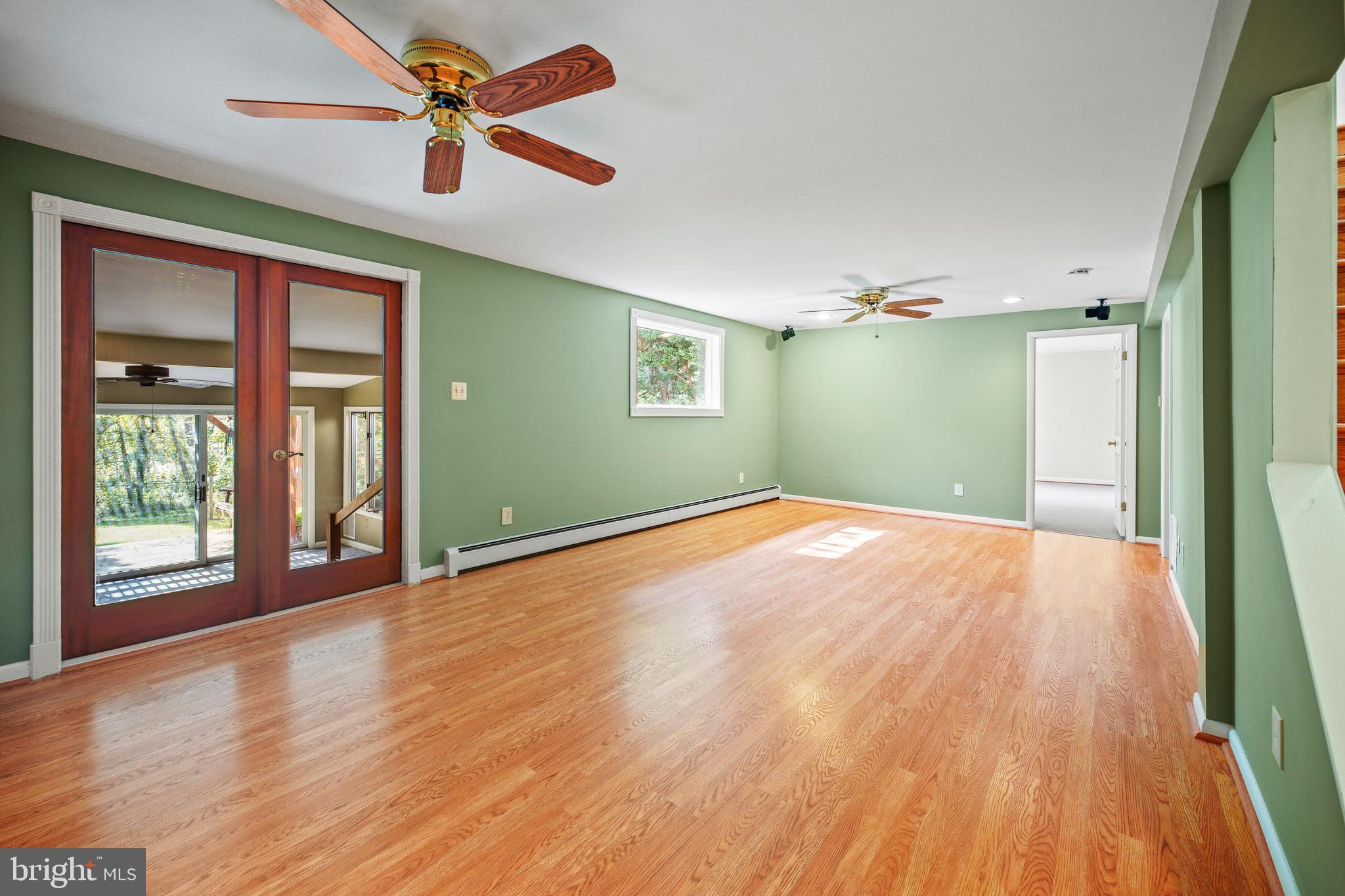 SHERWOOD FOREST MANOR - Residential