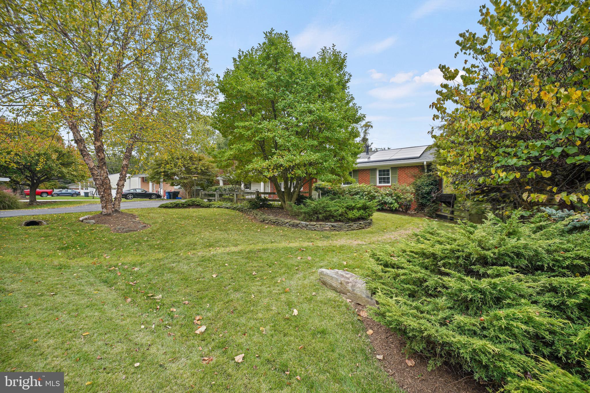 SHERWOOD FOREST MANOR - Residential