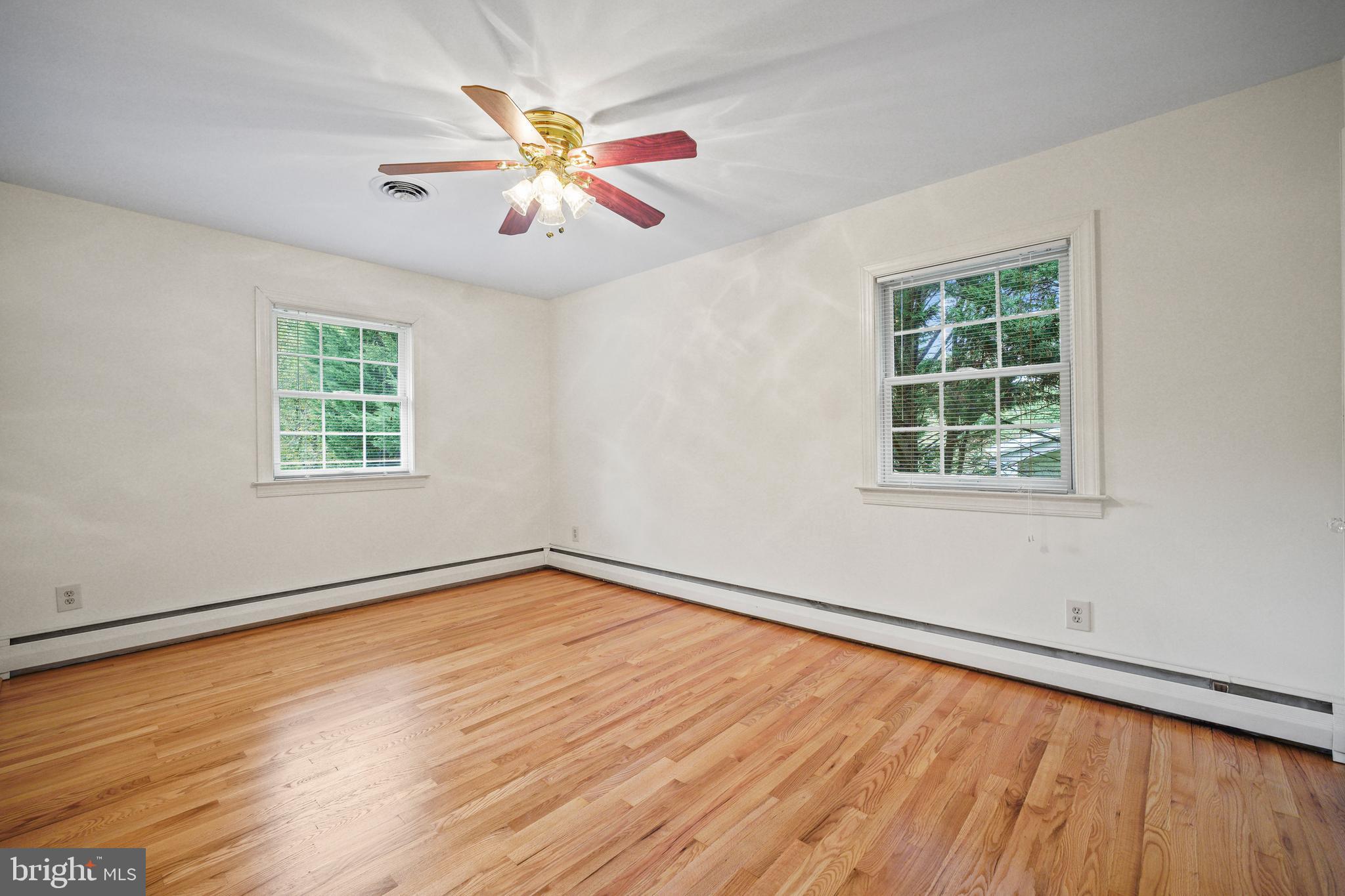 SHERWOOD FOREST MANOR - Residential