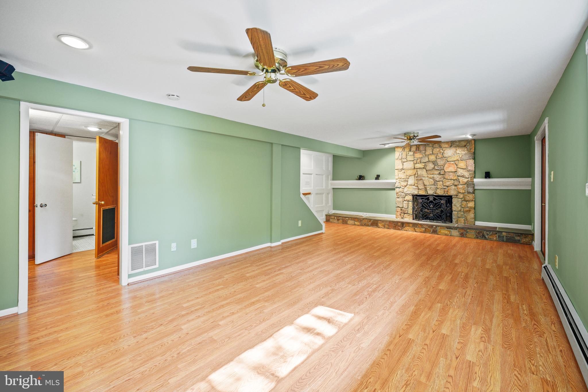 SHERWOOD FOREST MANOR - Residential