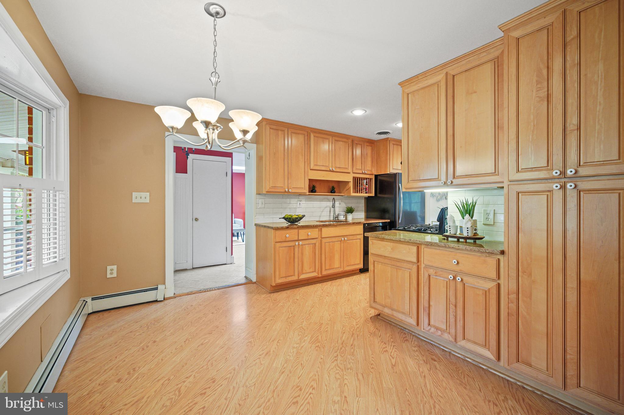 SHERWOOD FOREST MANOR - Residential