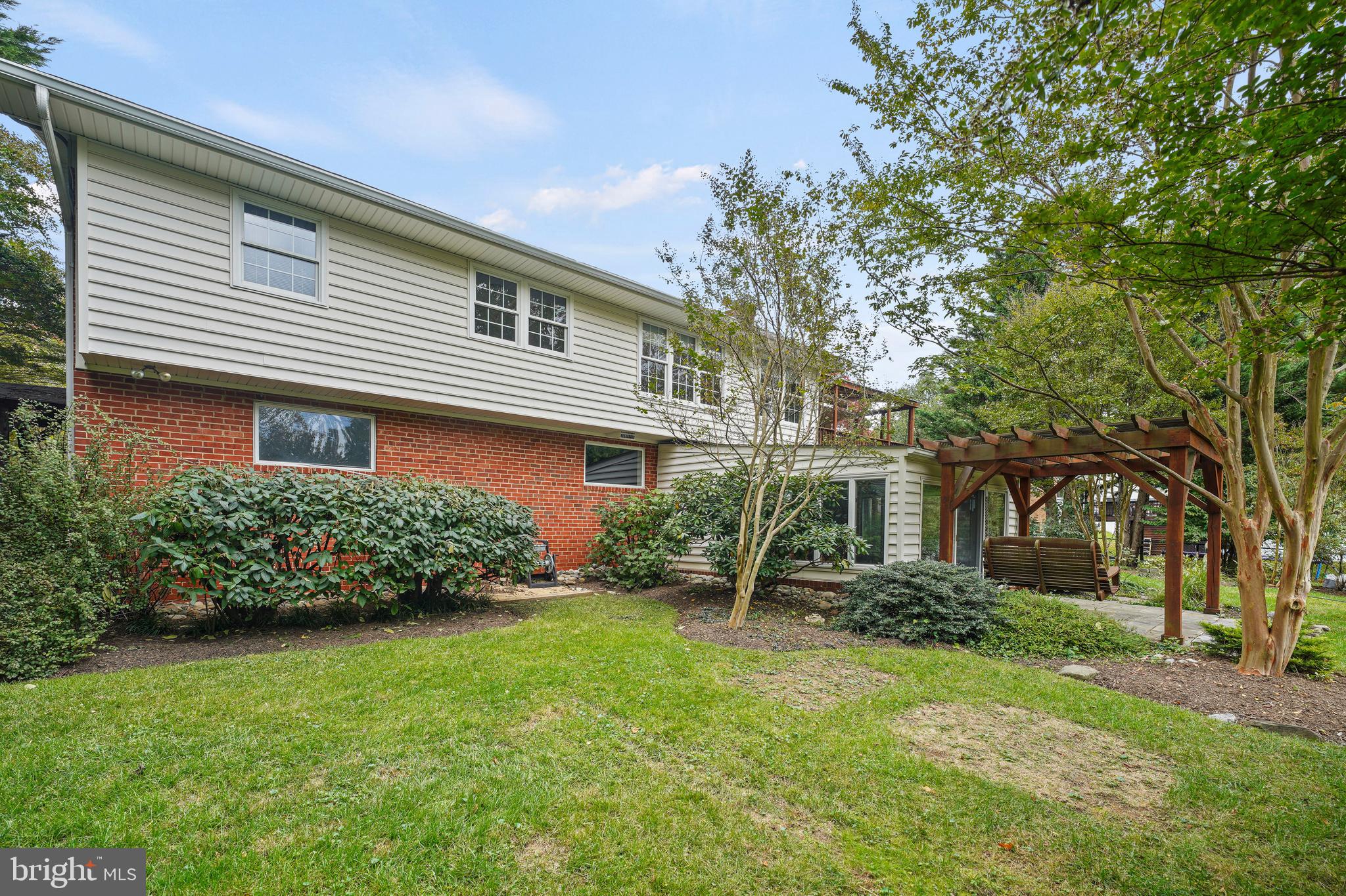 SHERWOOD FOREST MANOR - Residential