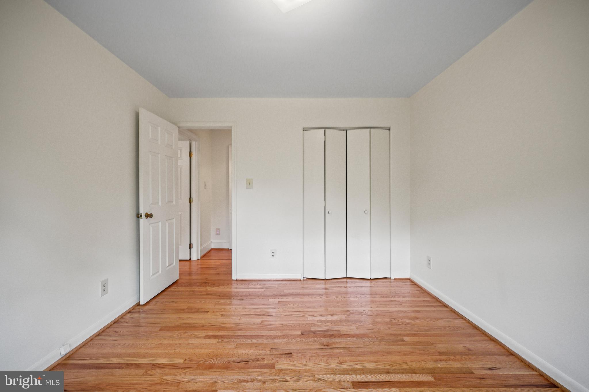 SHERWOOD FOREST MANOR - Residential