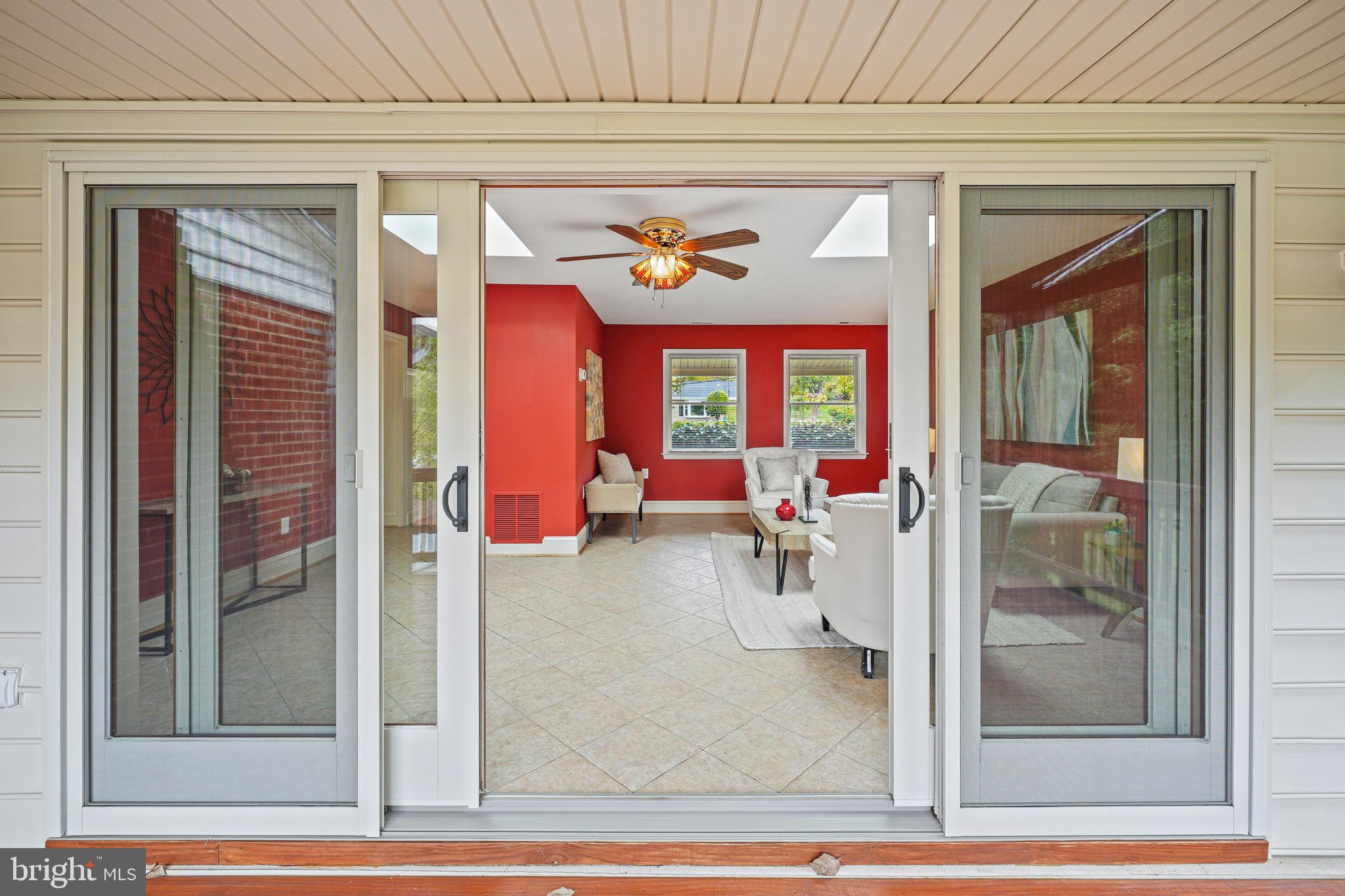 SHERWOOD FOREST MANOR - Residential