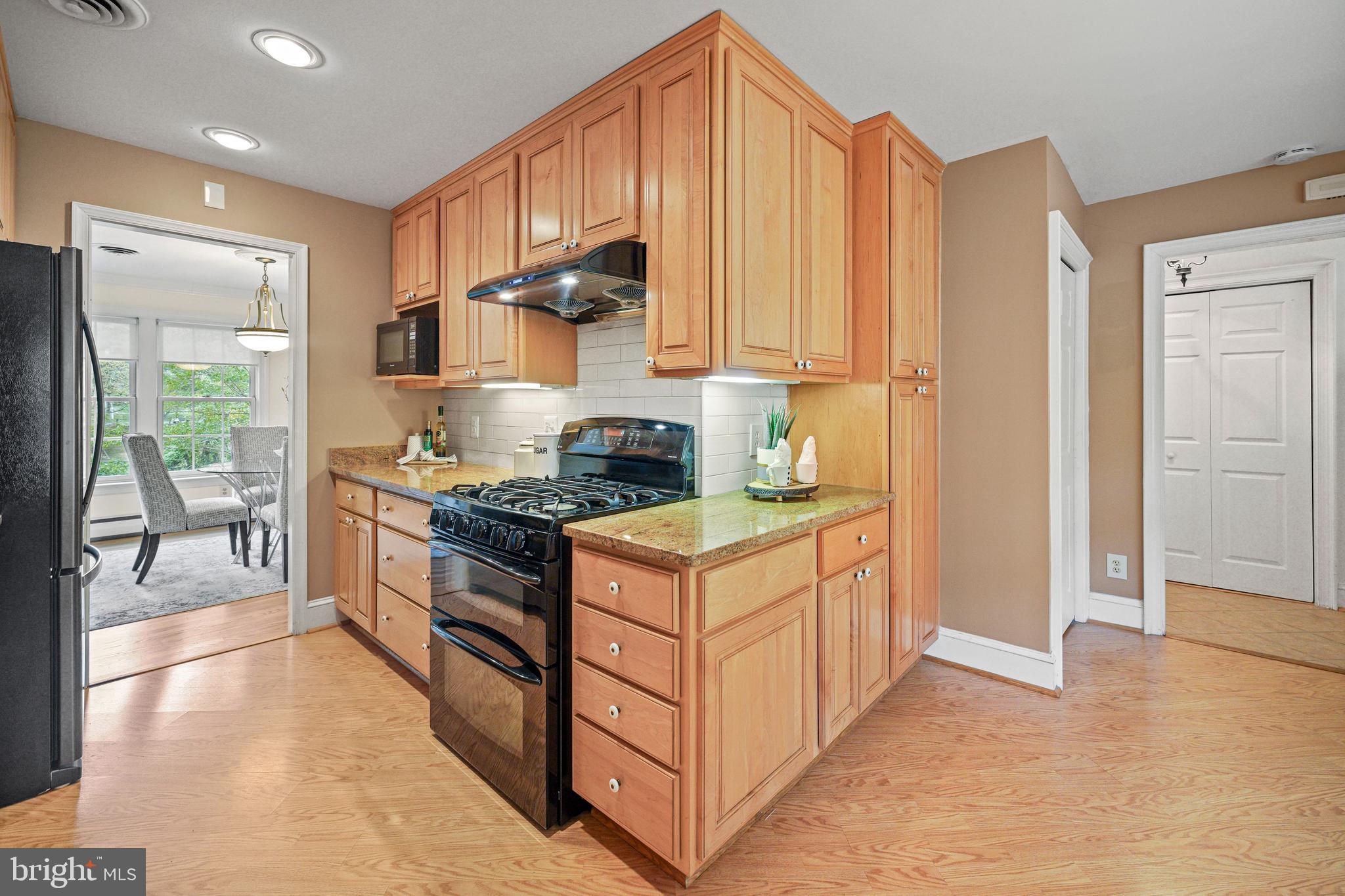 SHERWOOD FOREST MANOR - Residential