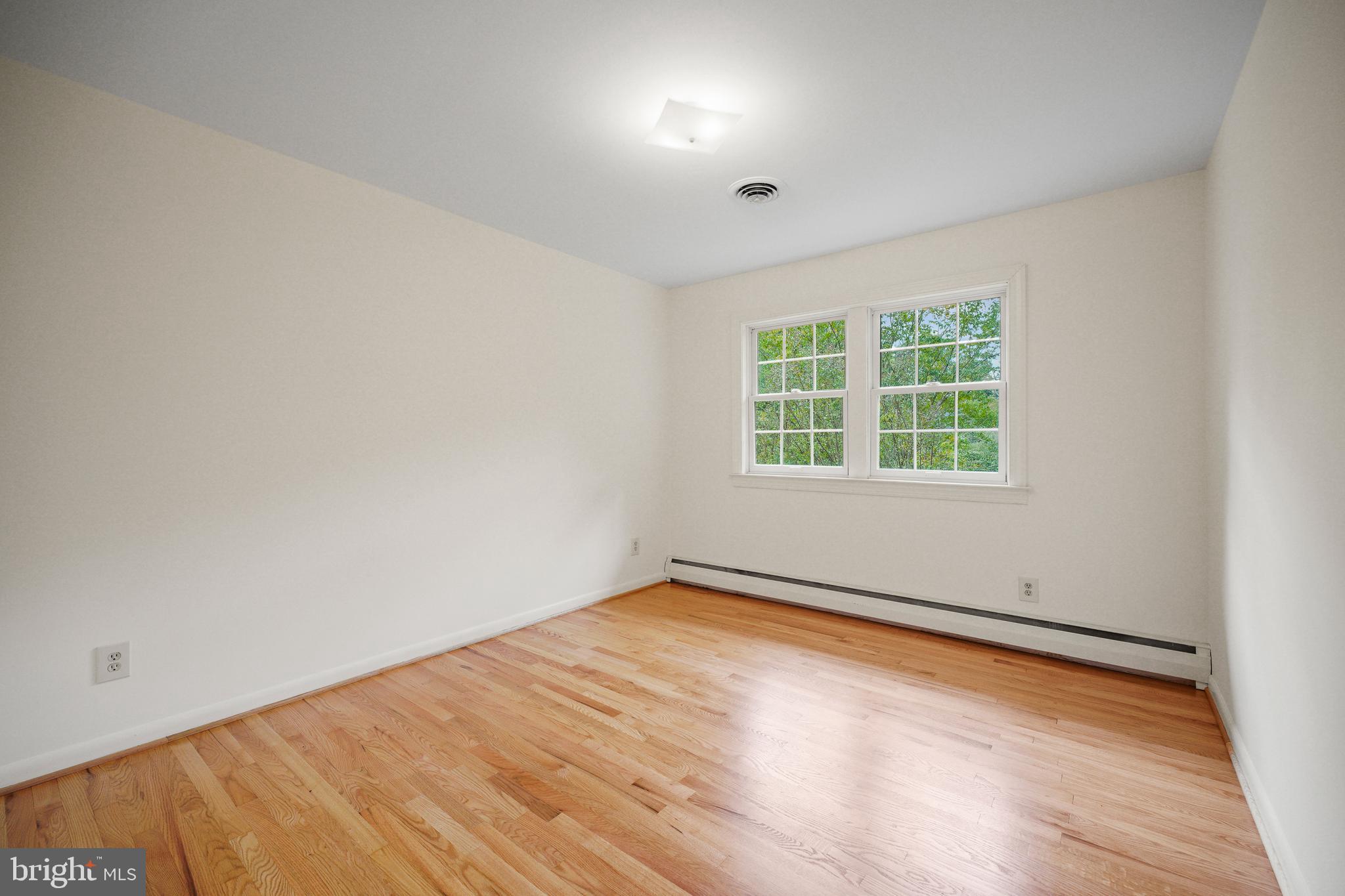 SHERWOOD FOREST MANOR - Residential