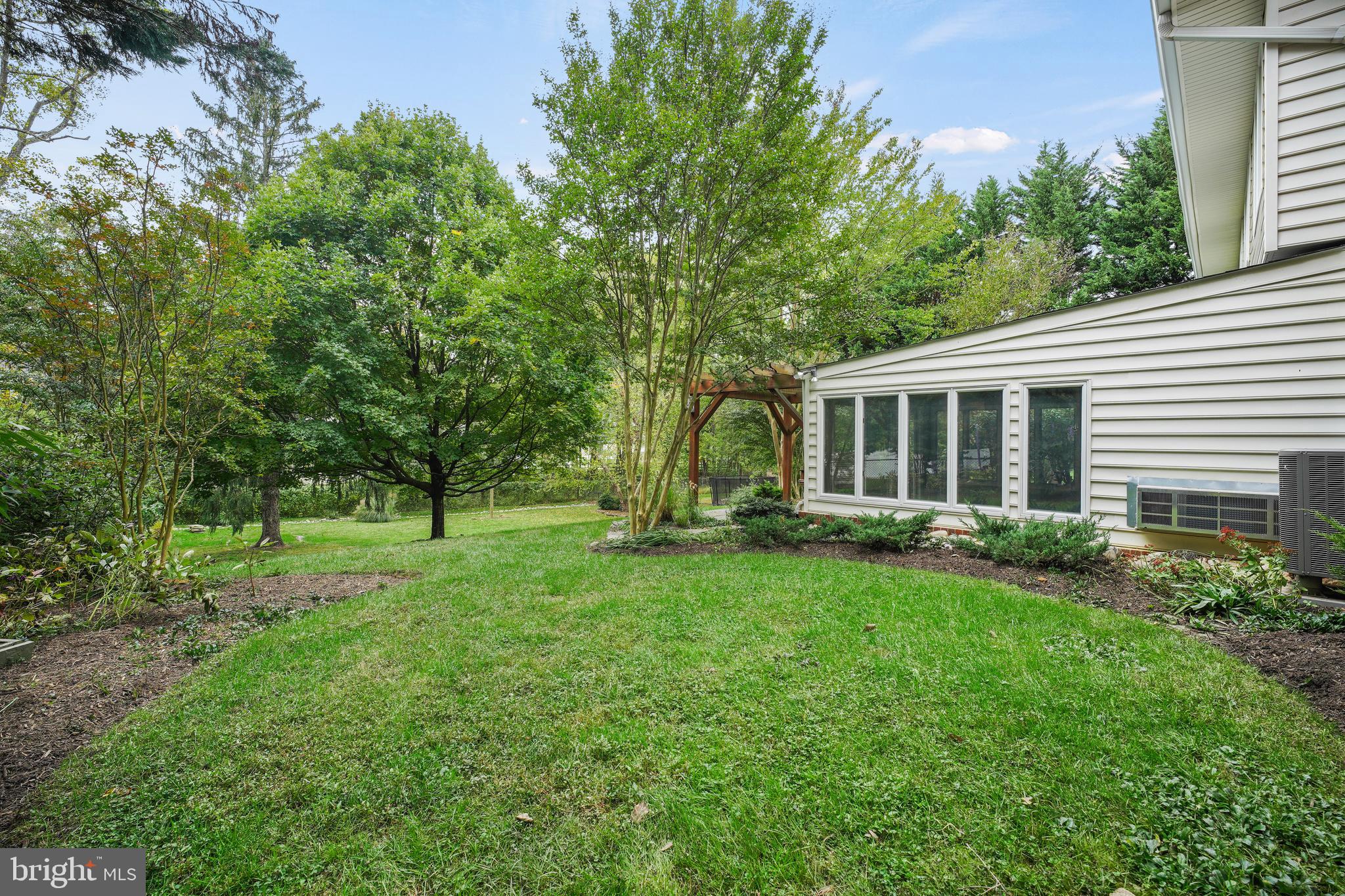 SHERWOOD FOREST MANOR - Residential