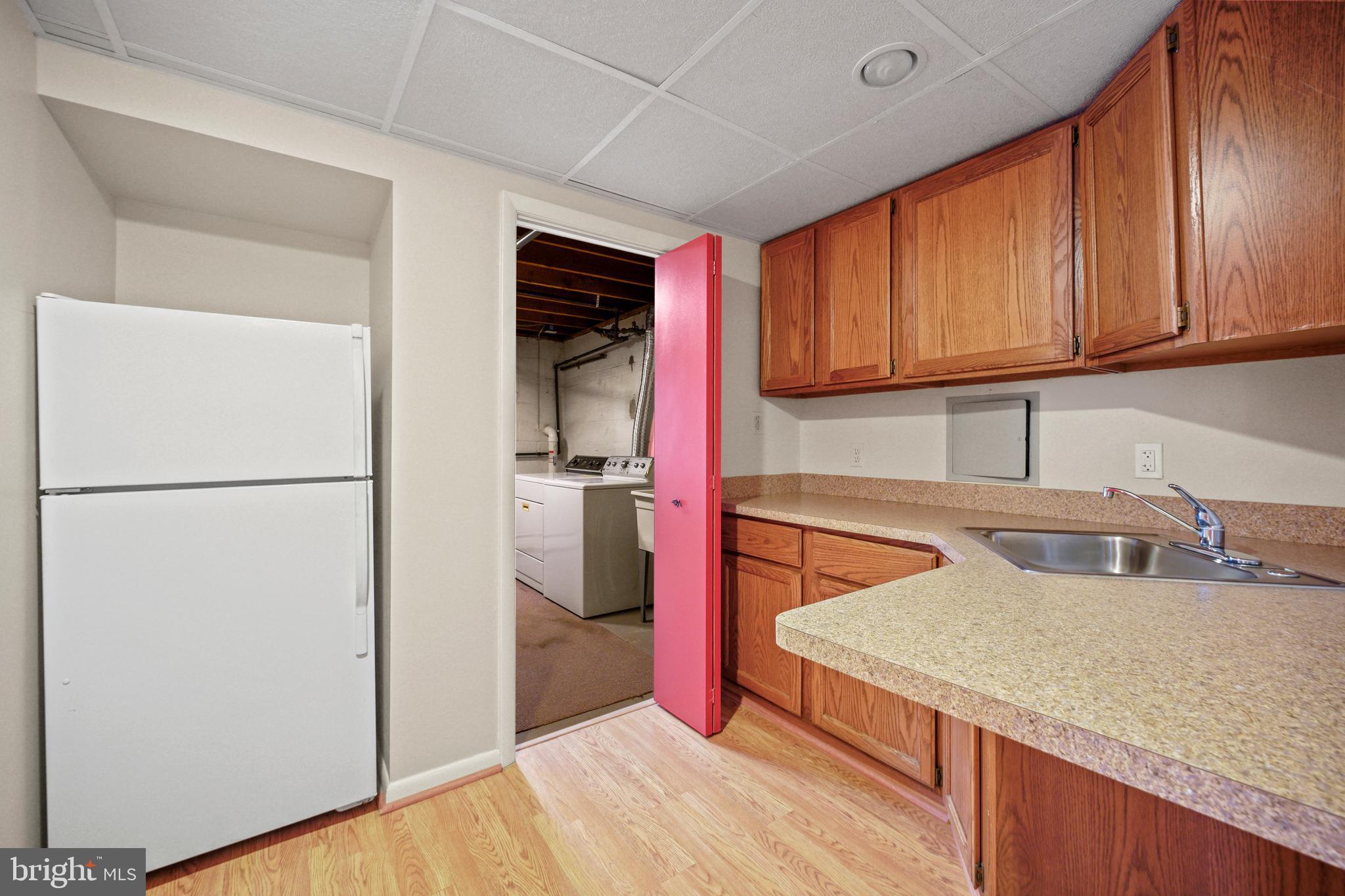 SHERWOOD FOREST MANOR - Residential