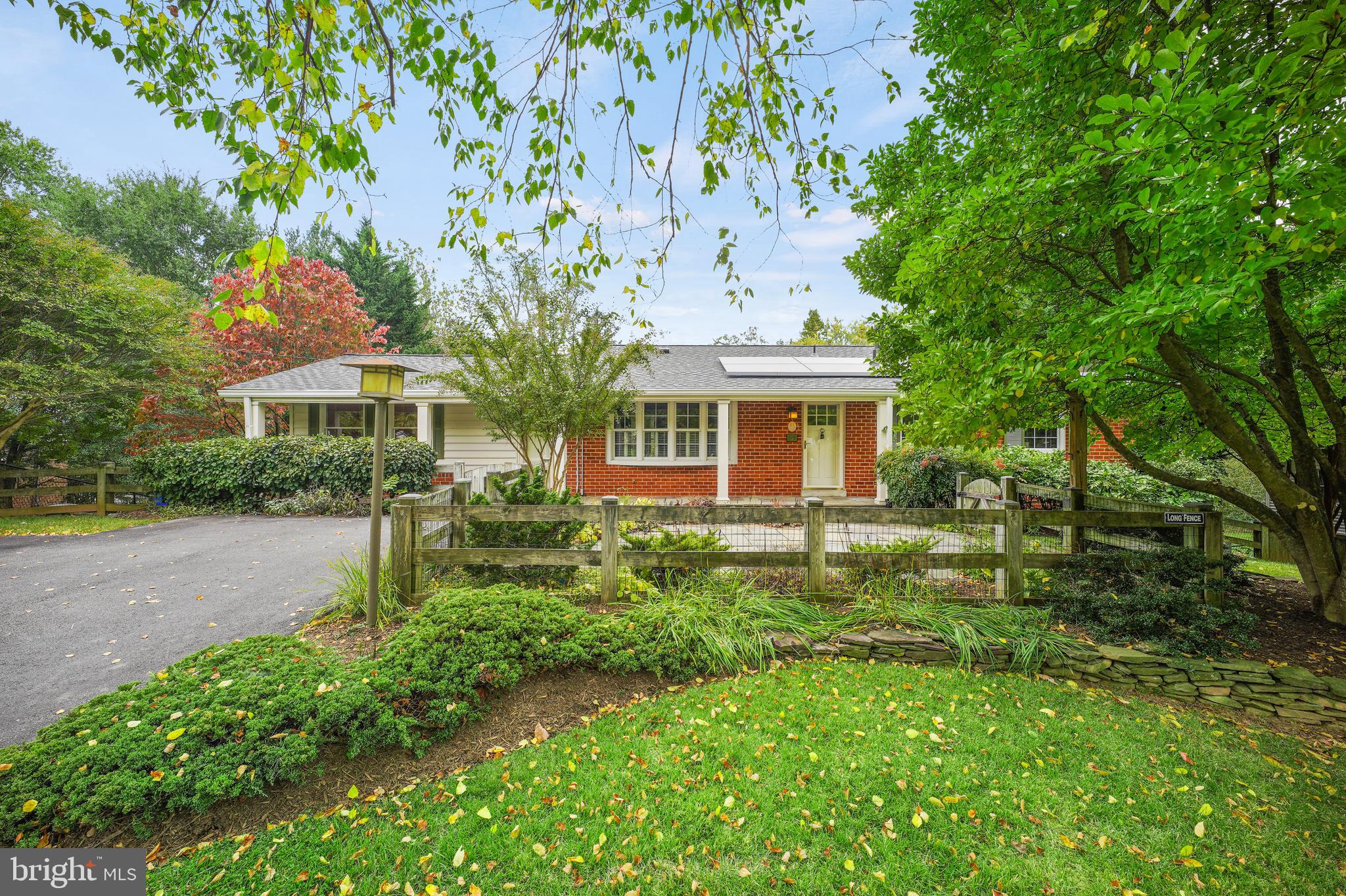 SHERWOOD FOREST MANOR - Residential