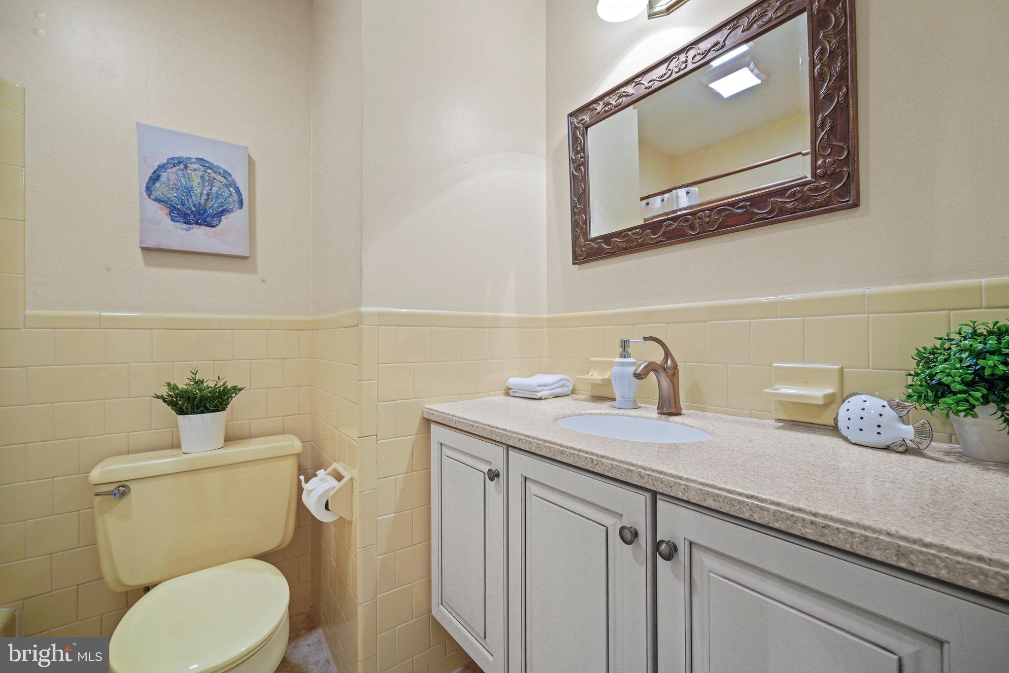 SHERWOOD FOREST MANOR - Residential