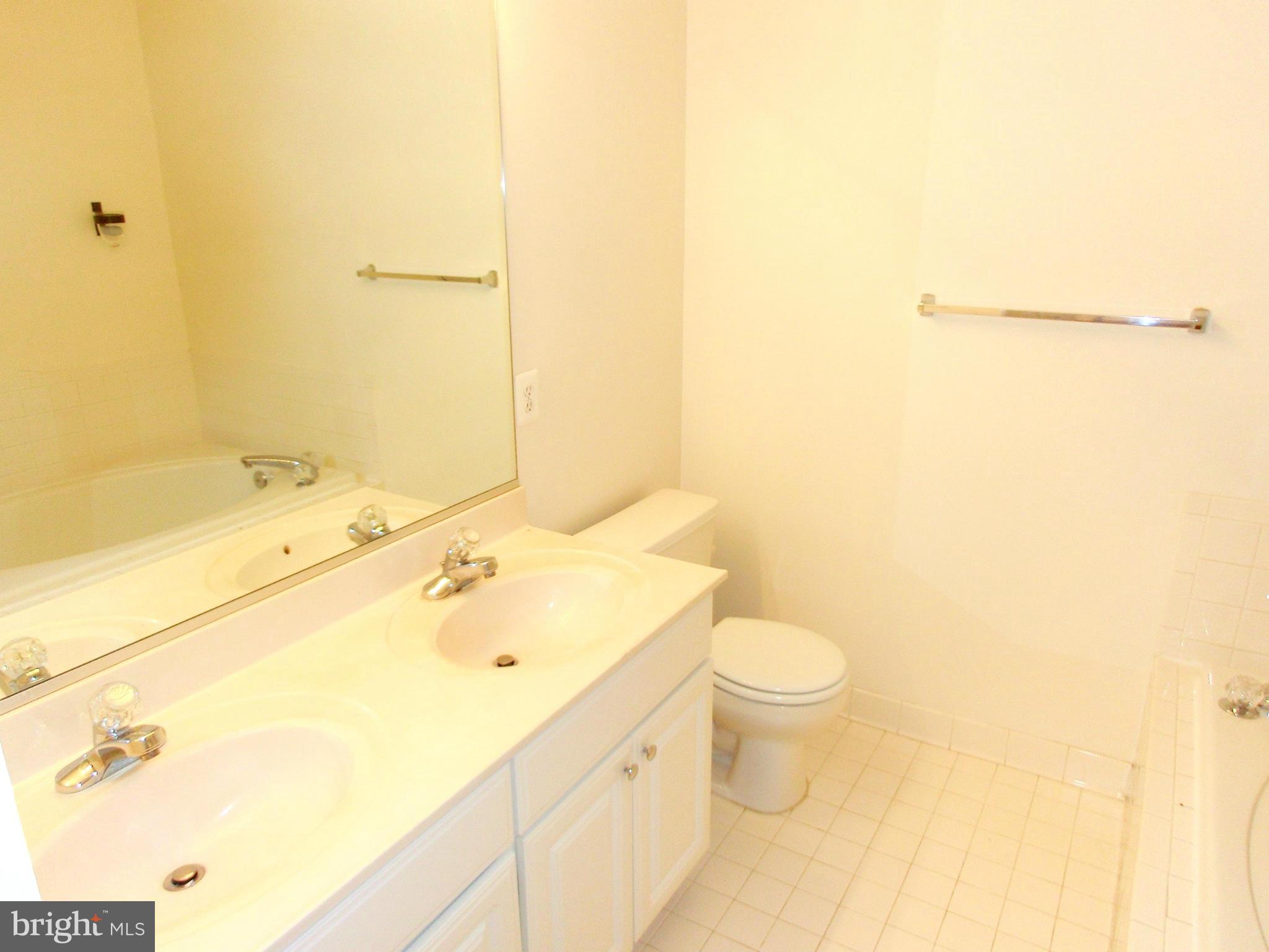 COLUMBIA TOWN CENTER - Residential Lease