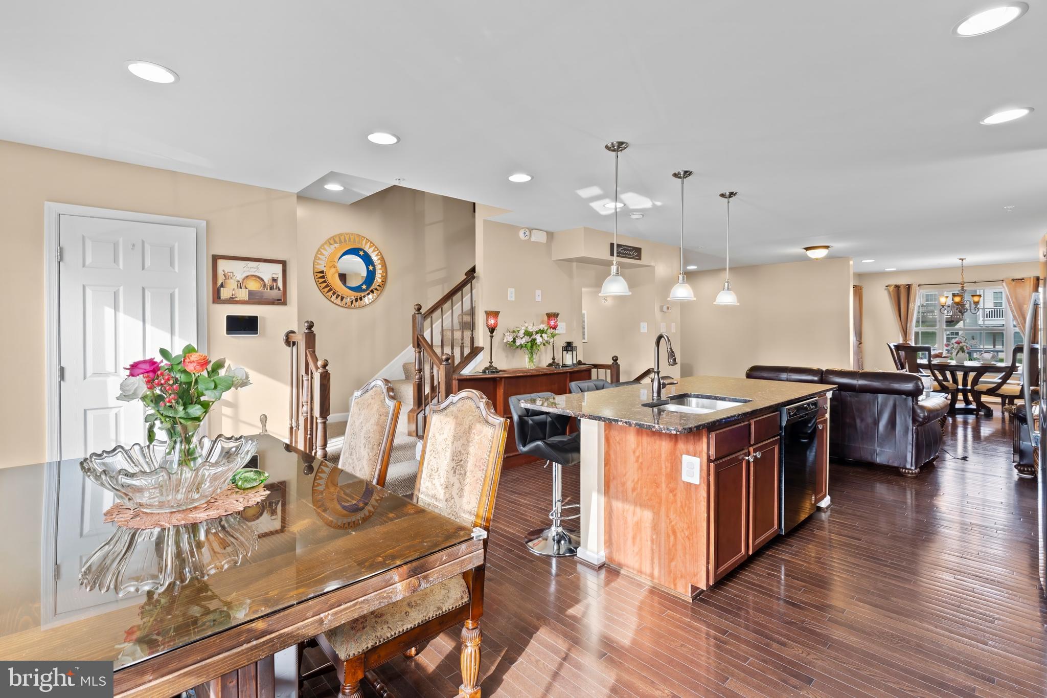 CARRIAGE HILLS TOWNHOUSE - Residential