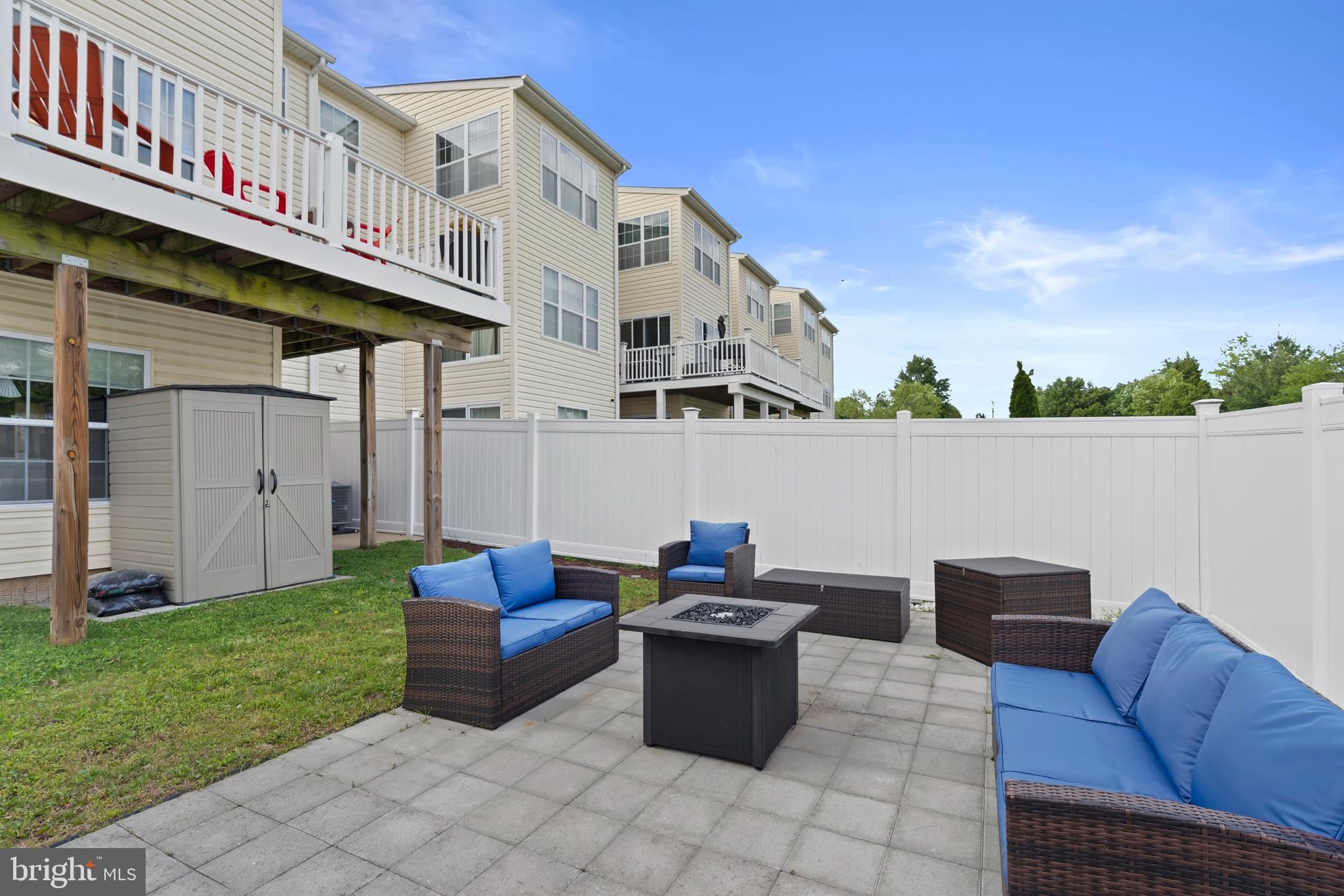 CARRIAGE HILLS TOWNHOUSE - Residential