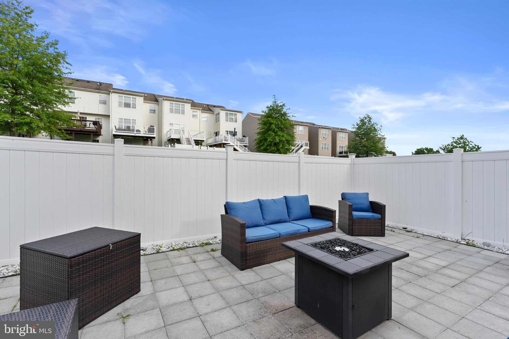 CARRIAGE HILLS TOWNHOUSE - Residential