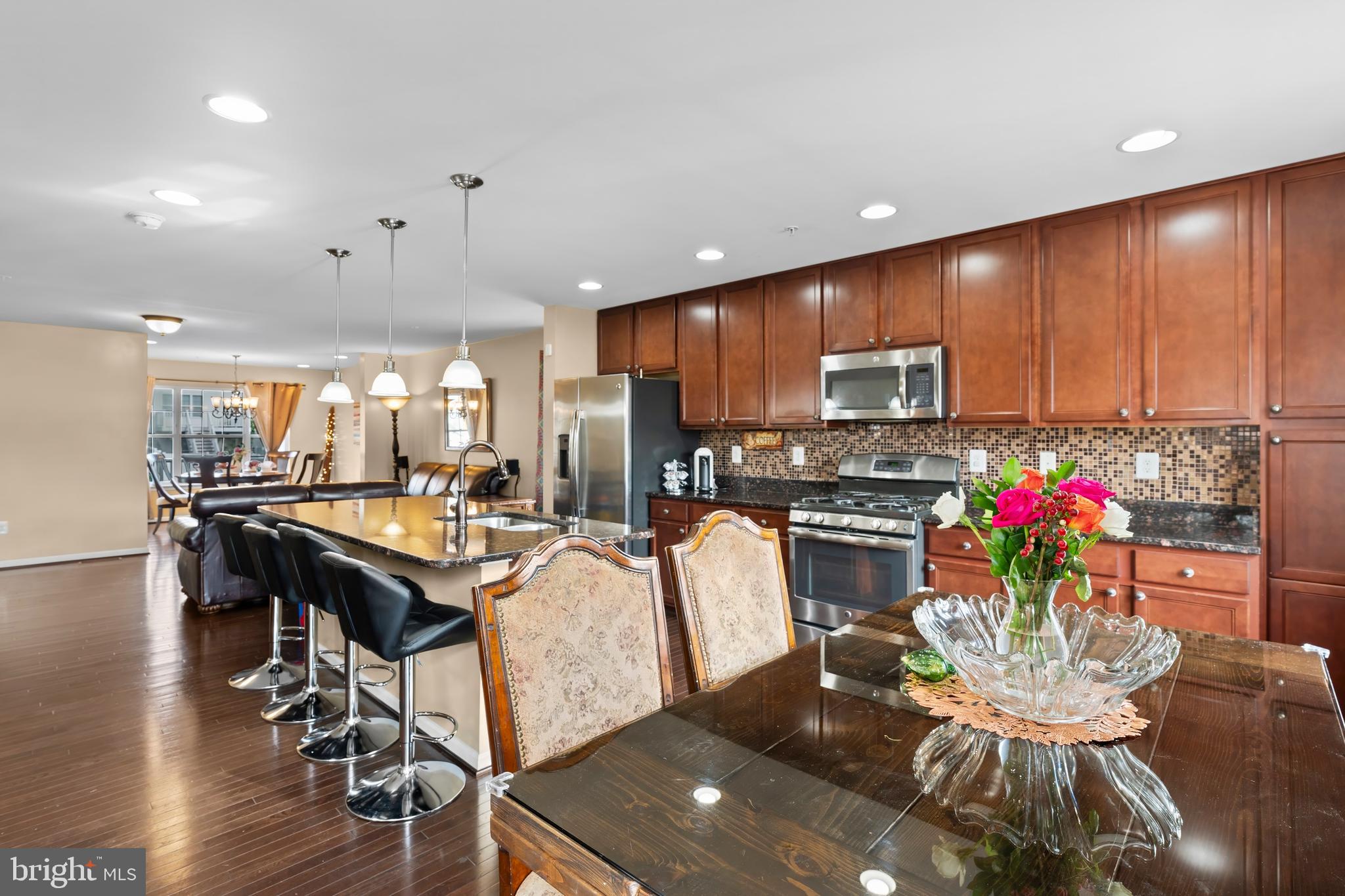 CARRIAGE HILLS TOWNHOUSE - Residential