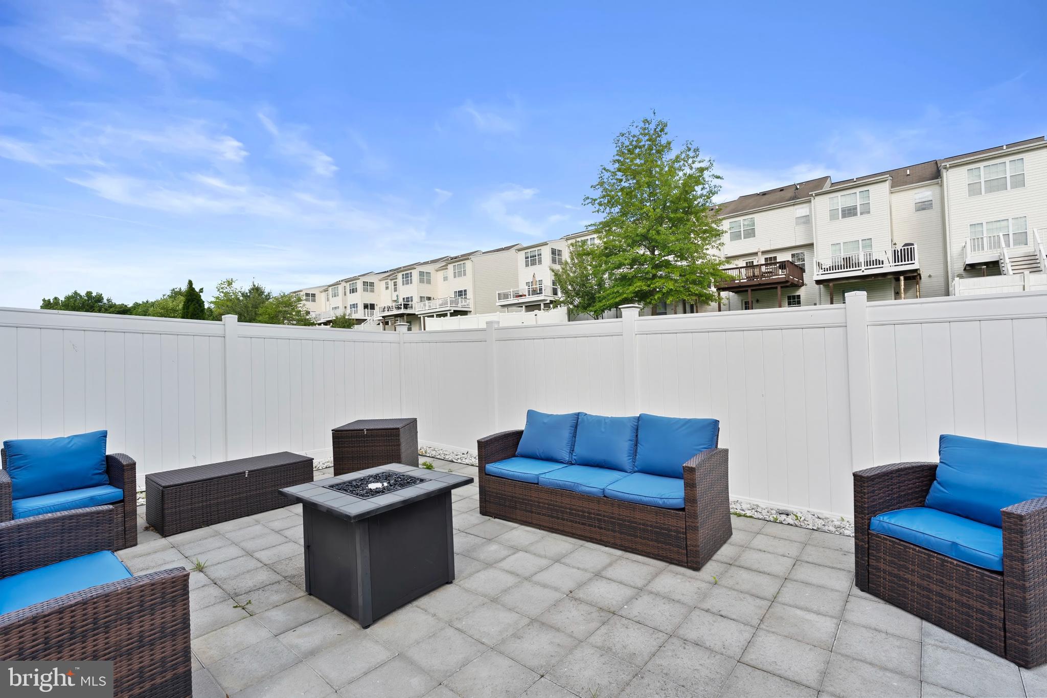 CARRIAGE HILLS TOWNHOUSE - Residential