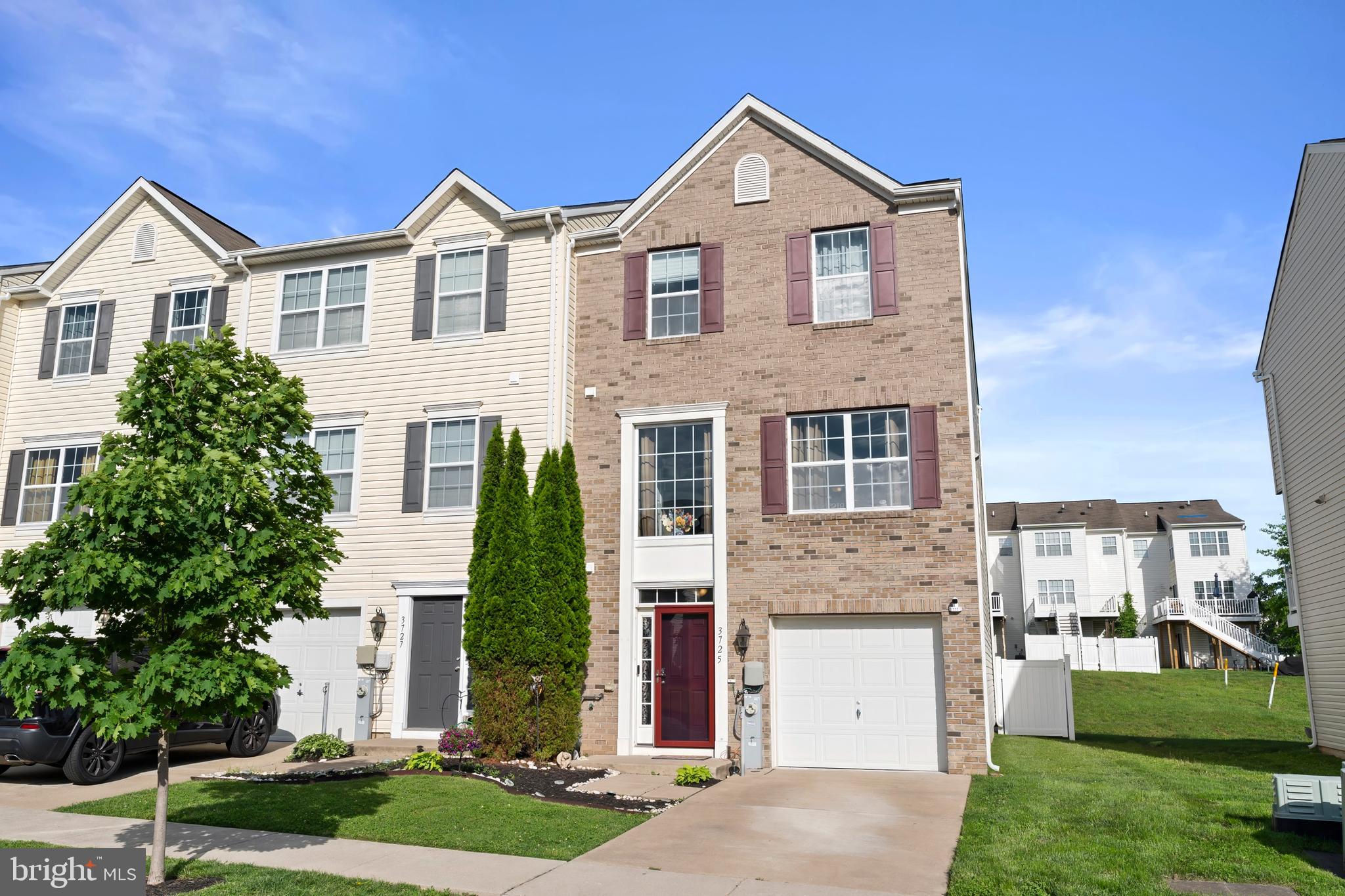 CARRIAGE HILLS TOWNHOUSE - Residential