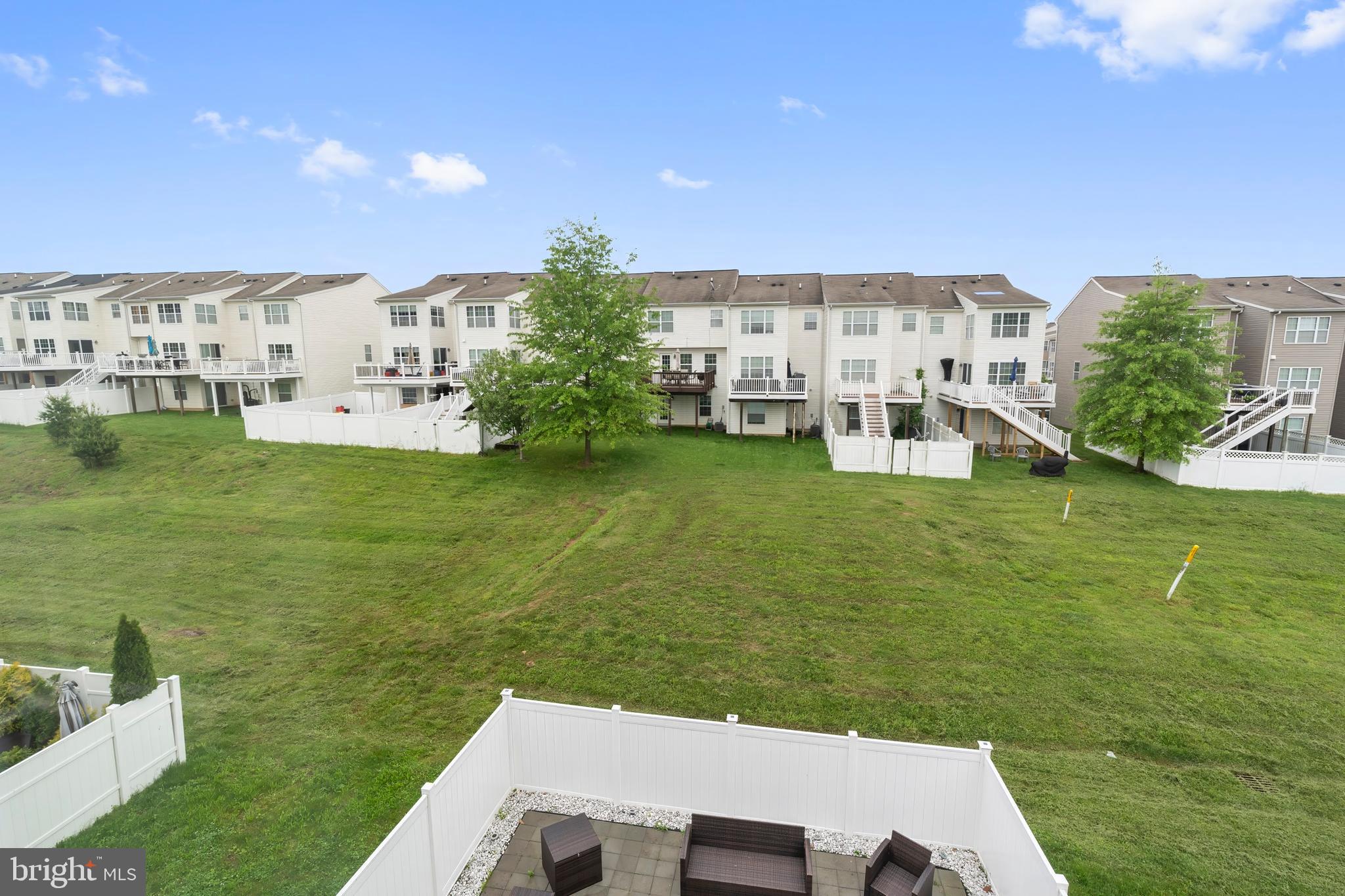 CARRIAGE HILLS TOWNHOUSE - Residential