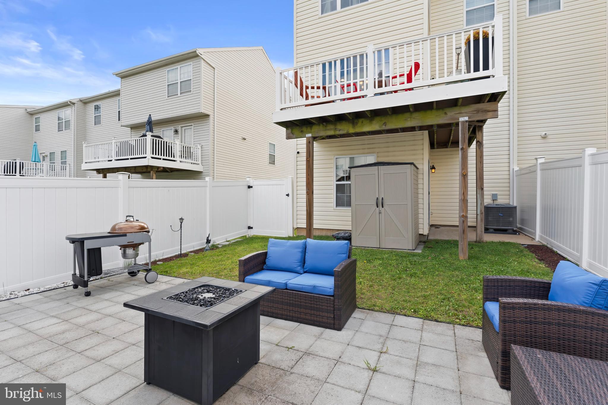 CARRIAGE HILLS TOWNHOUSE - Residential