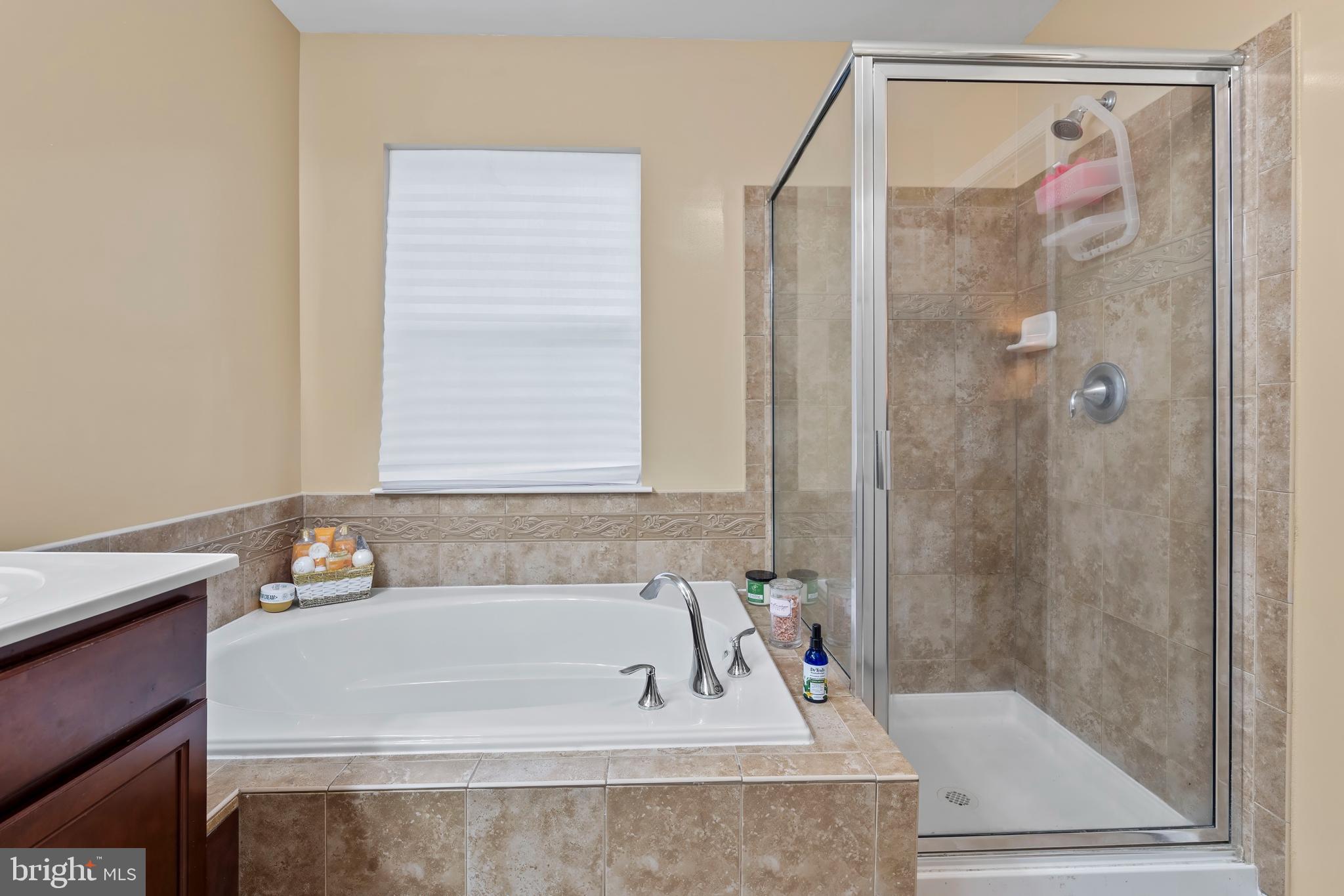 CARRIAGE HILLS TOWNHOUSE - Residential