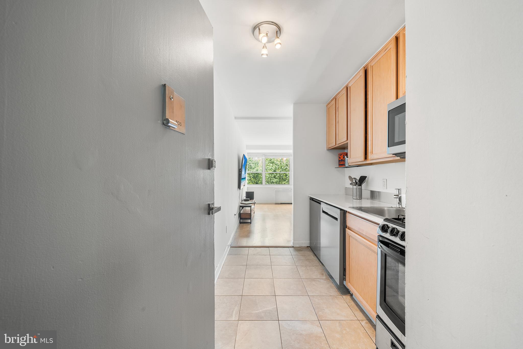 1810 RITTENHOUSE SQUARE 18 803