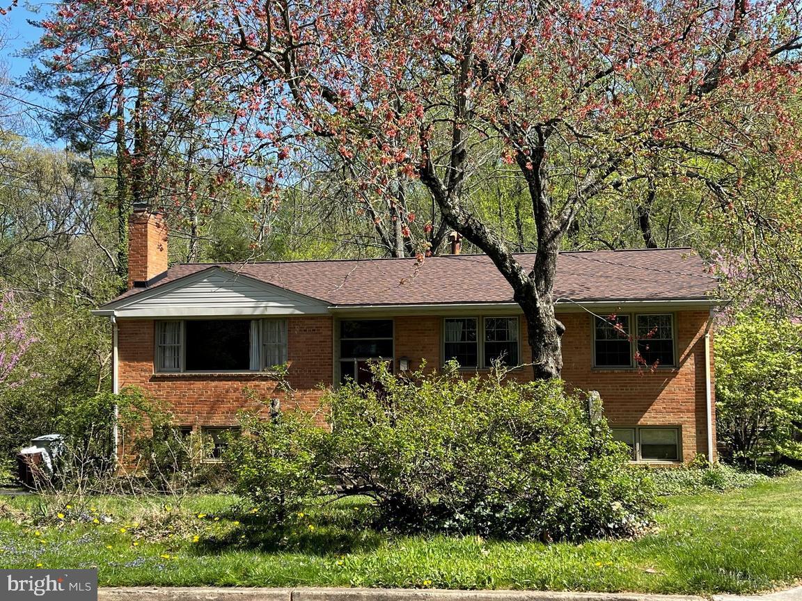 BROYHILL LANGLEY ESTATES - Residential