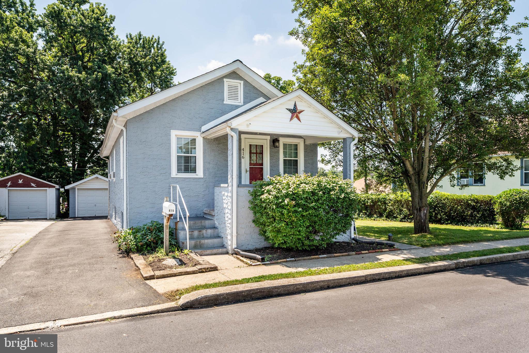 416 MANOR AVENUE
