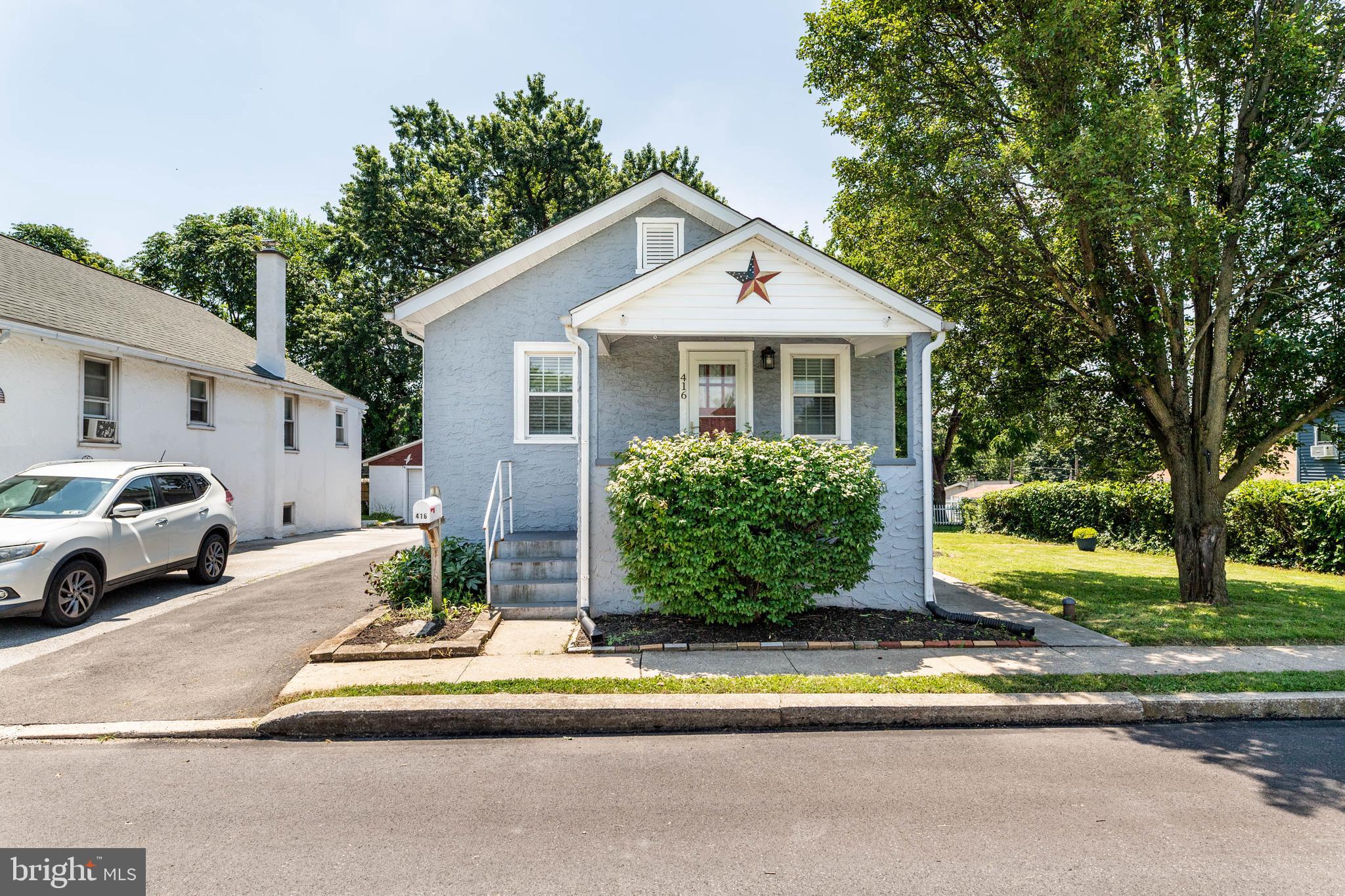 416 MANOR AVENUE