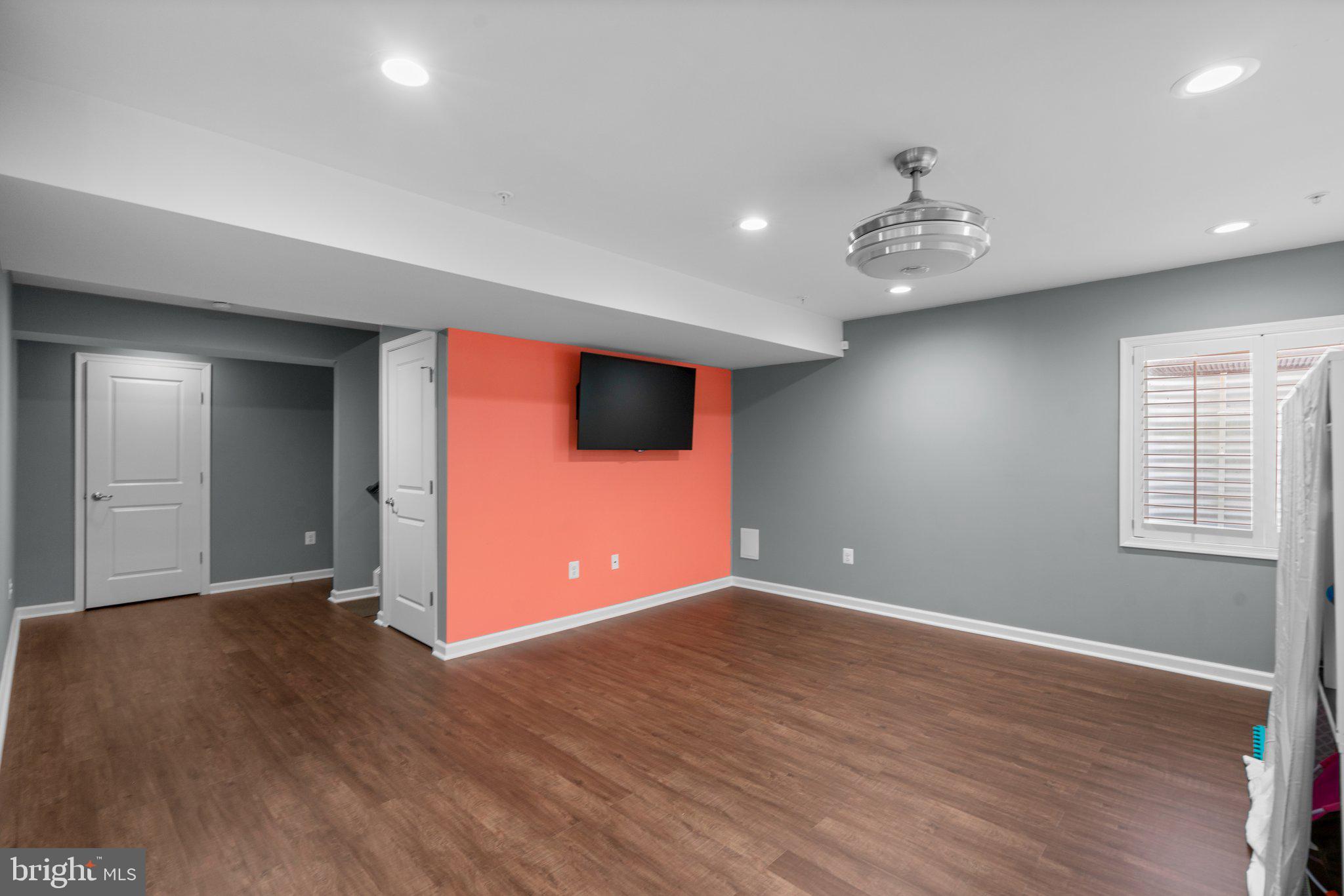 WOODSYDE RIDGE - Residential