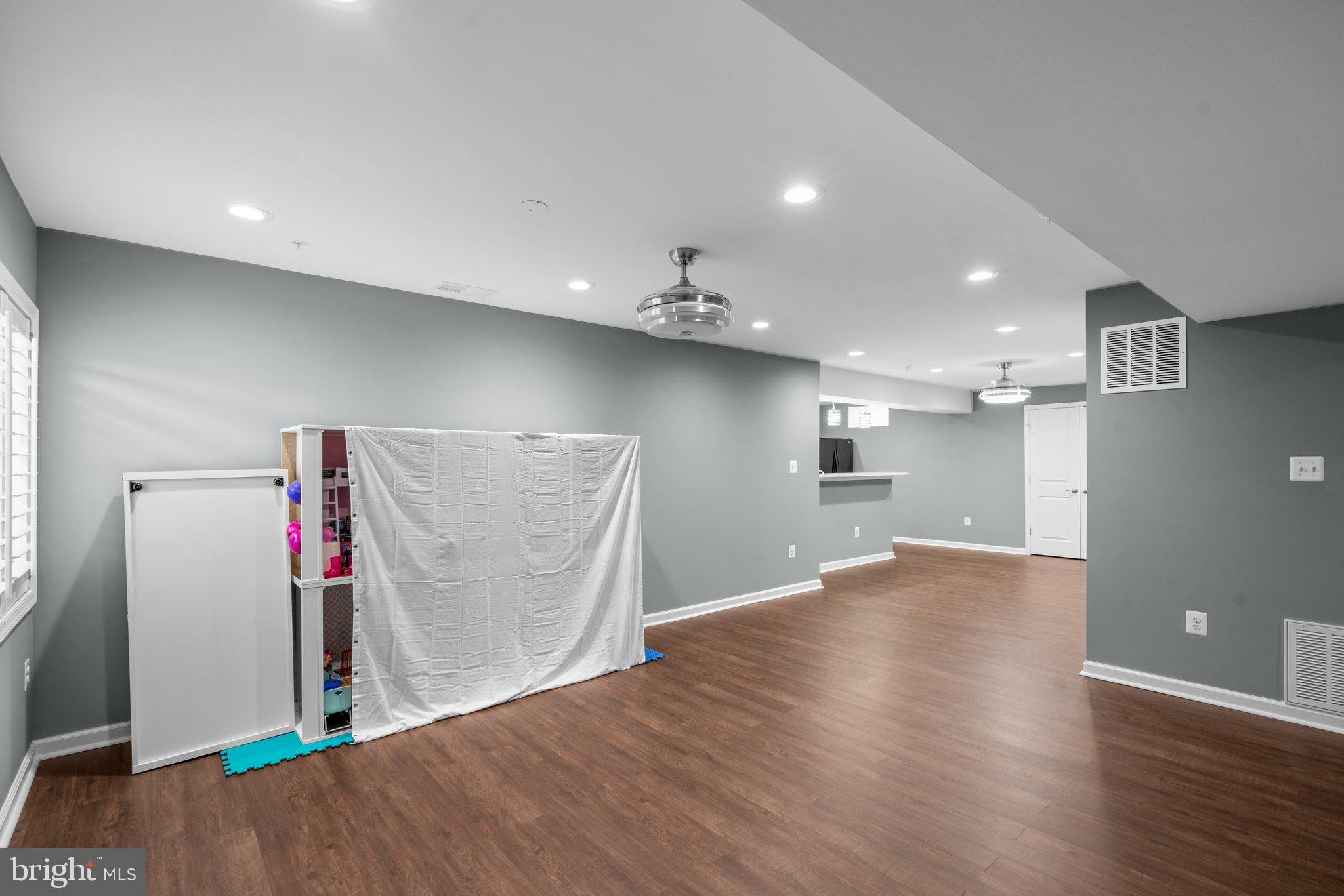 WOODSYDE RIDGE - Residential