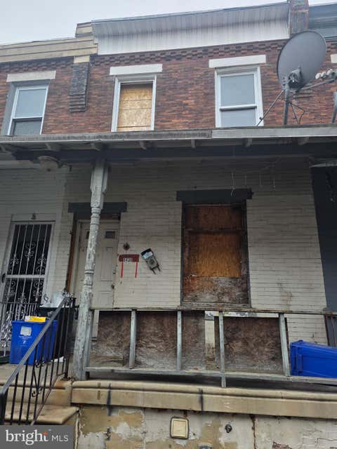 Townhouse For Sale - 6430 Glenmore Avenue<br/> PHILADELPHIA, PA 19142