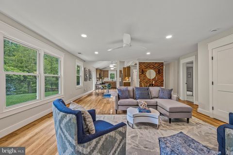 5861 VINE LANE LINDEN VA 22642
