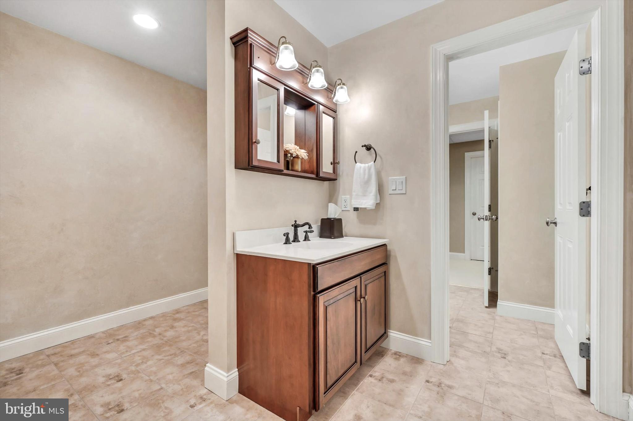 INVERNESS AT SPRIN - Residential