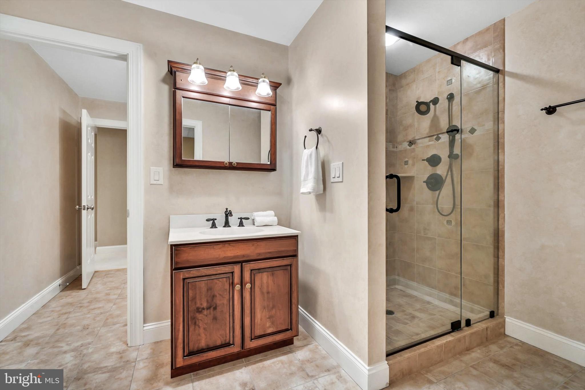 INVERNESS AT SPRIN - Residential