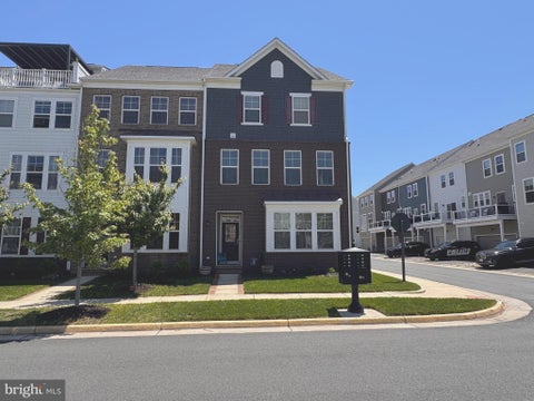 Townhouse For Rent - 17759 Kingfisher Isle Road<br/> DUMFRIES, VA 22026