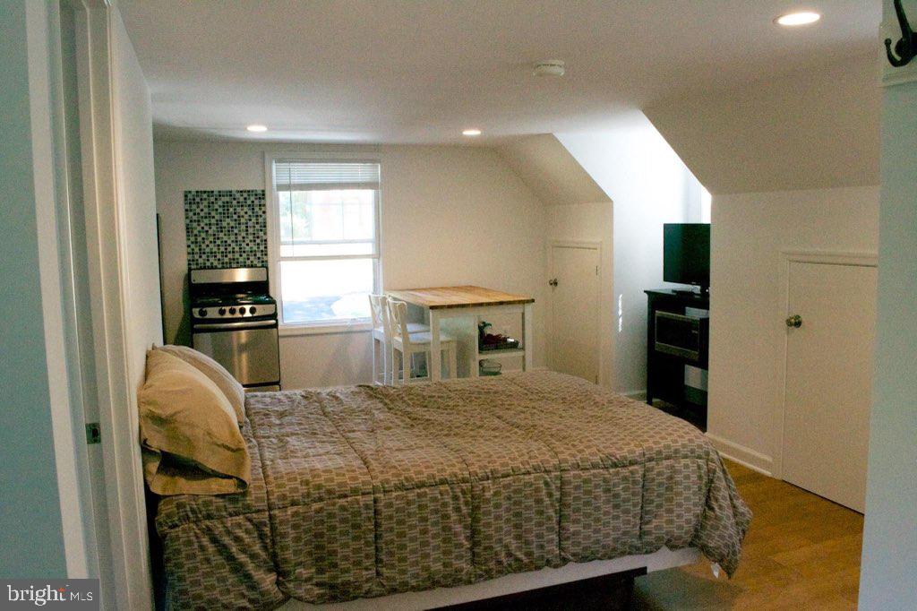 BRADDOCK ACRES - Residential