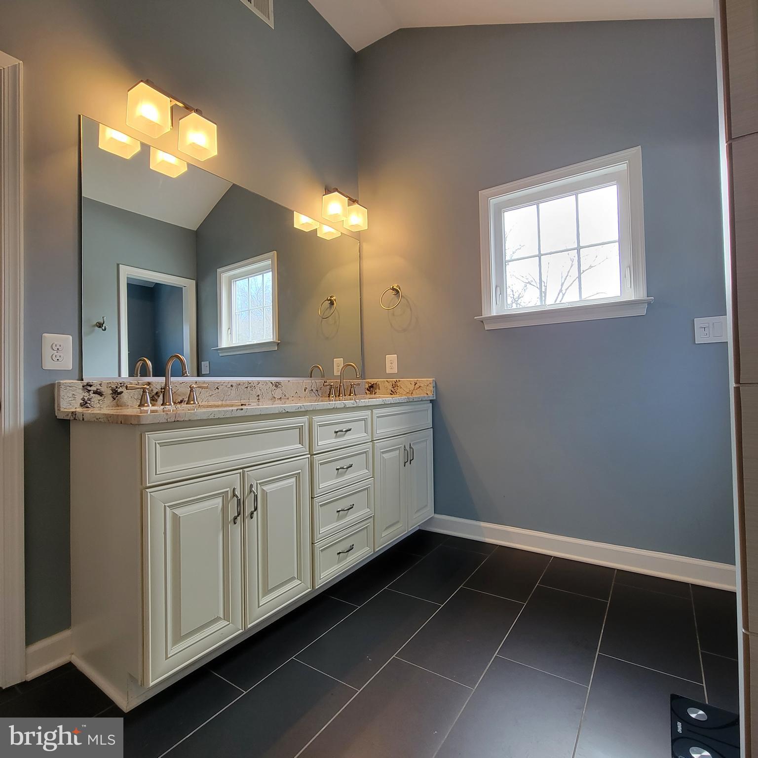 BRADDOCK ACRES - Residential