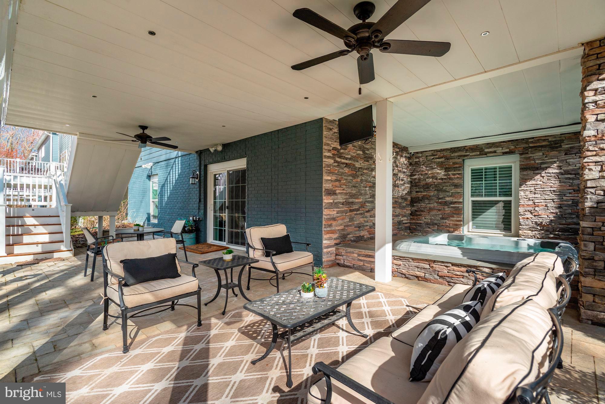 MANOR RIDGE - Residential