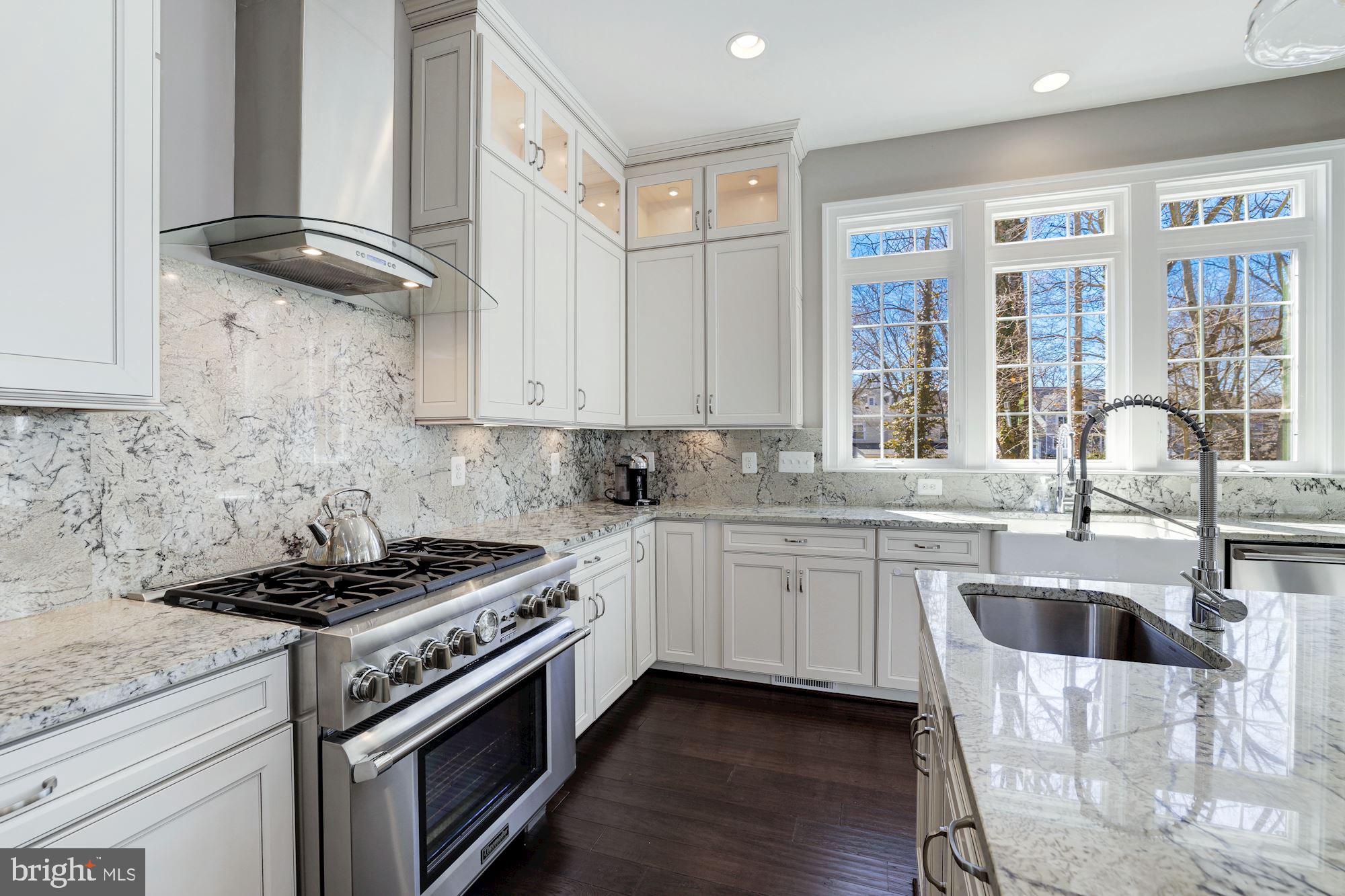 MANOR RIDGE - Residential