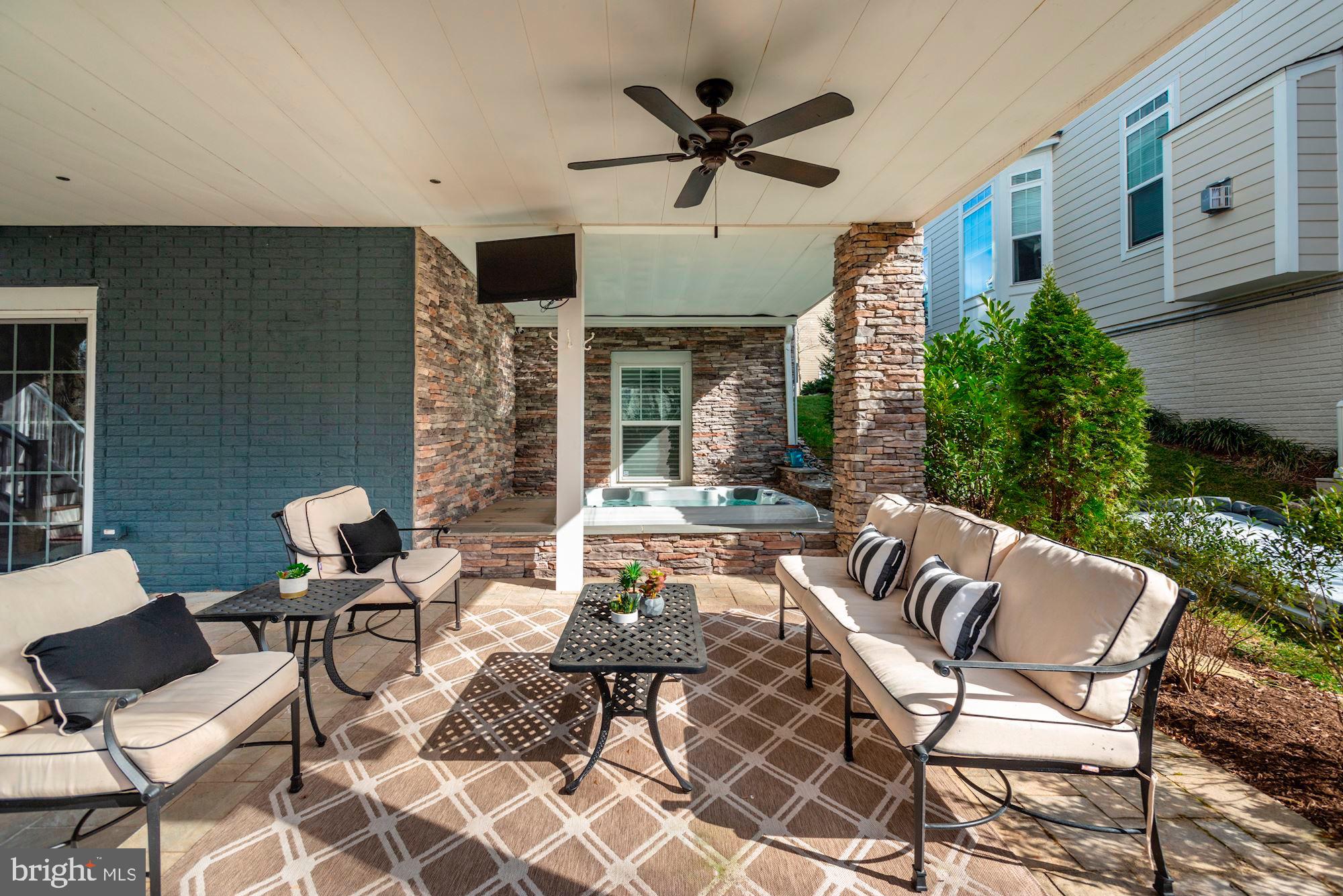 MANOR RIDGE - Residential