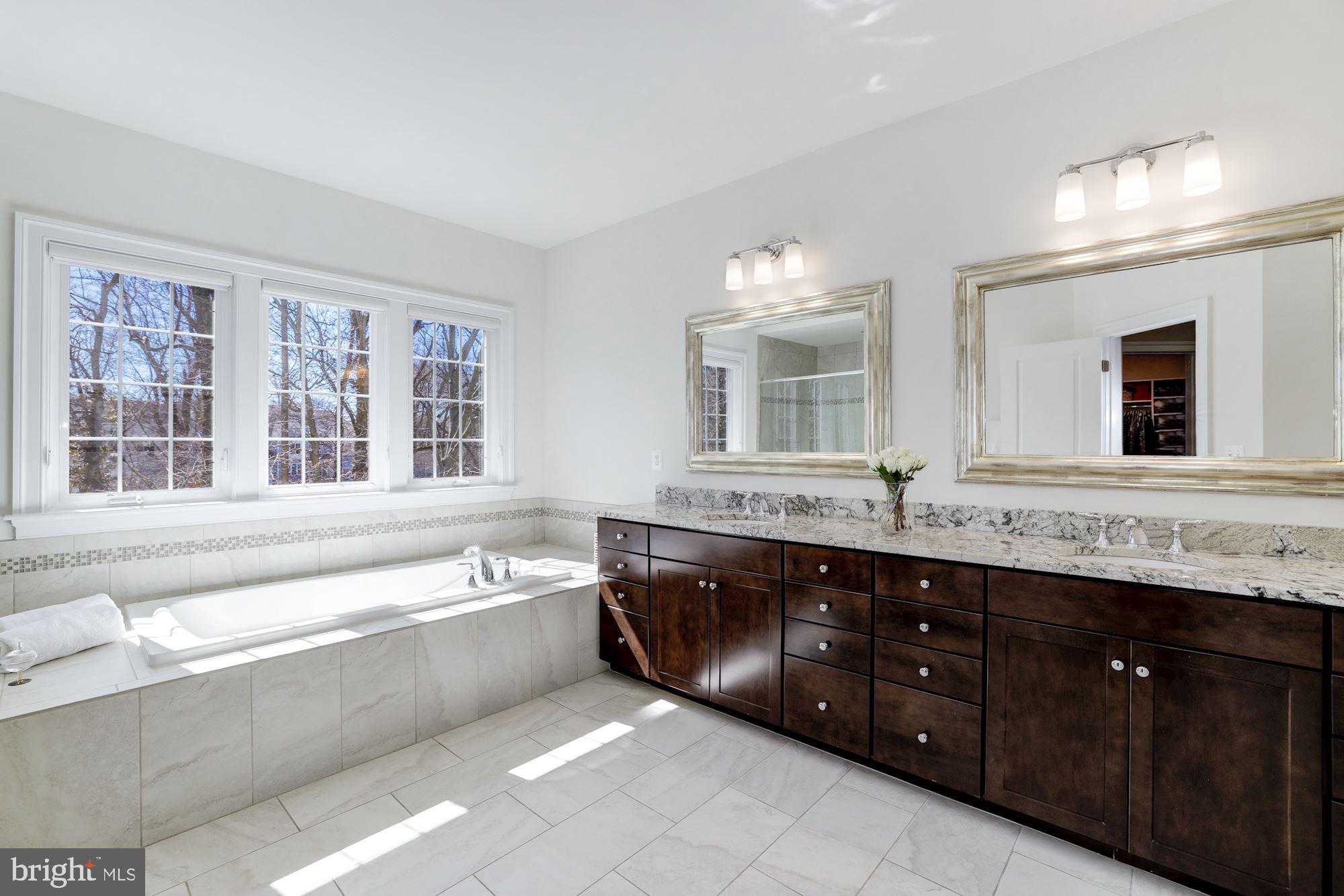 MANOR RIDGE - Residential