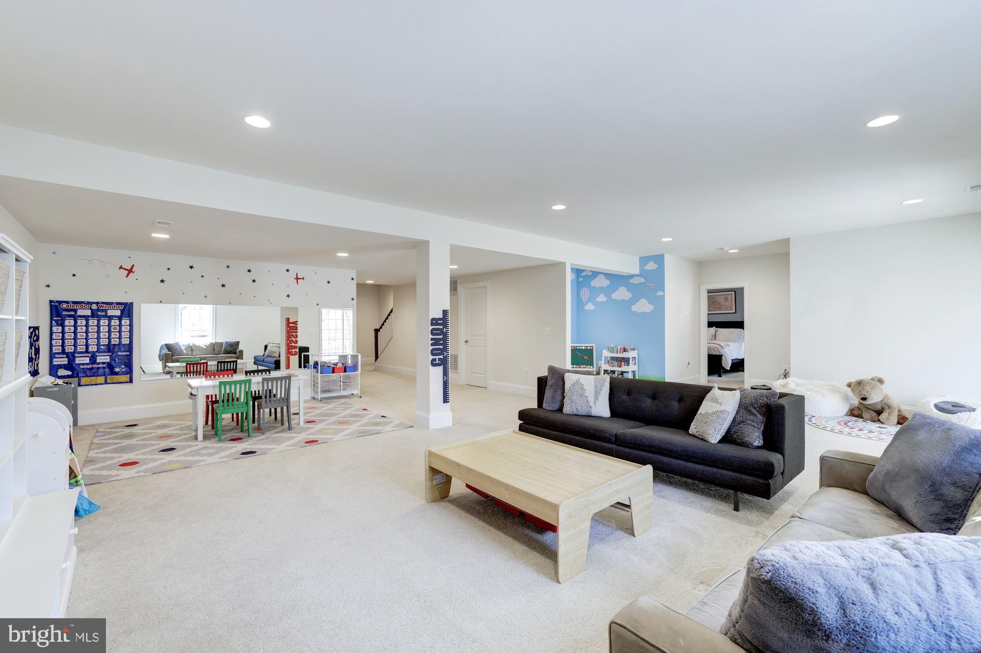 MANOR RIDGE - Residential