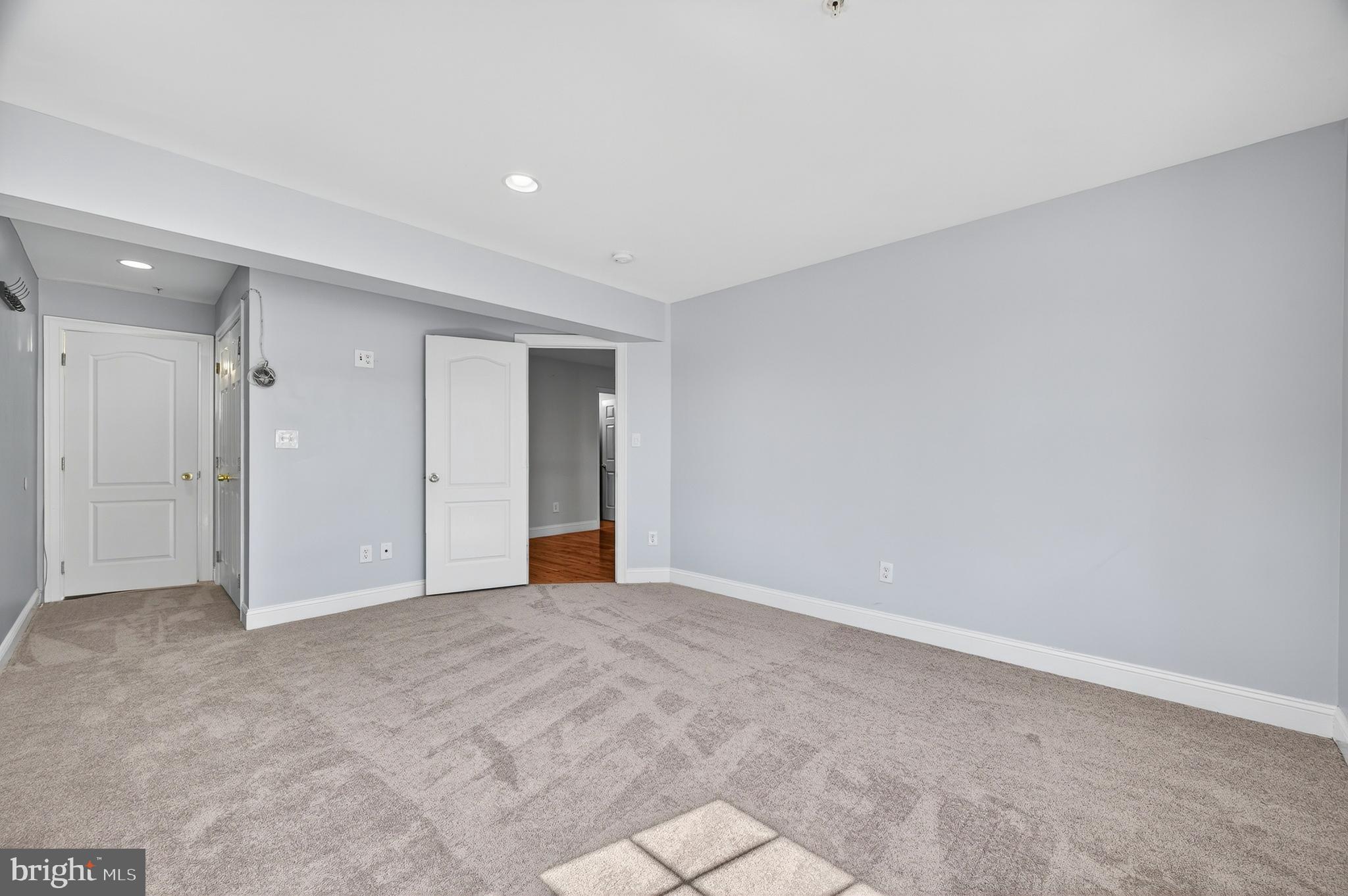 GREEN MEADOWS - Residential