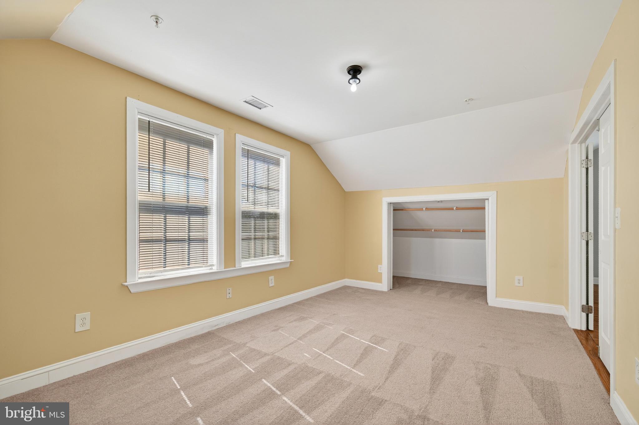 GREEN MEADOWS - Residential