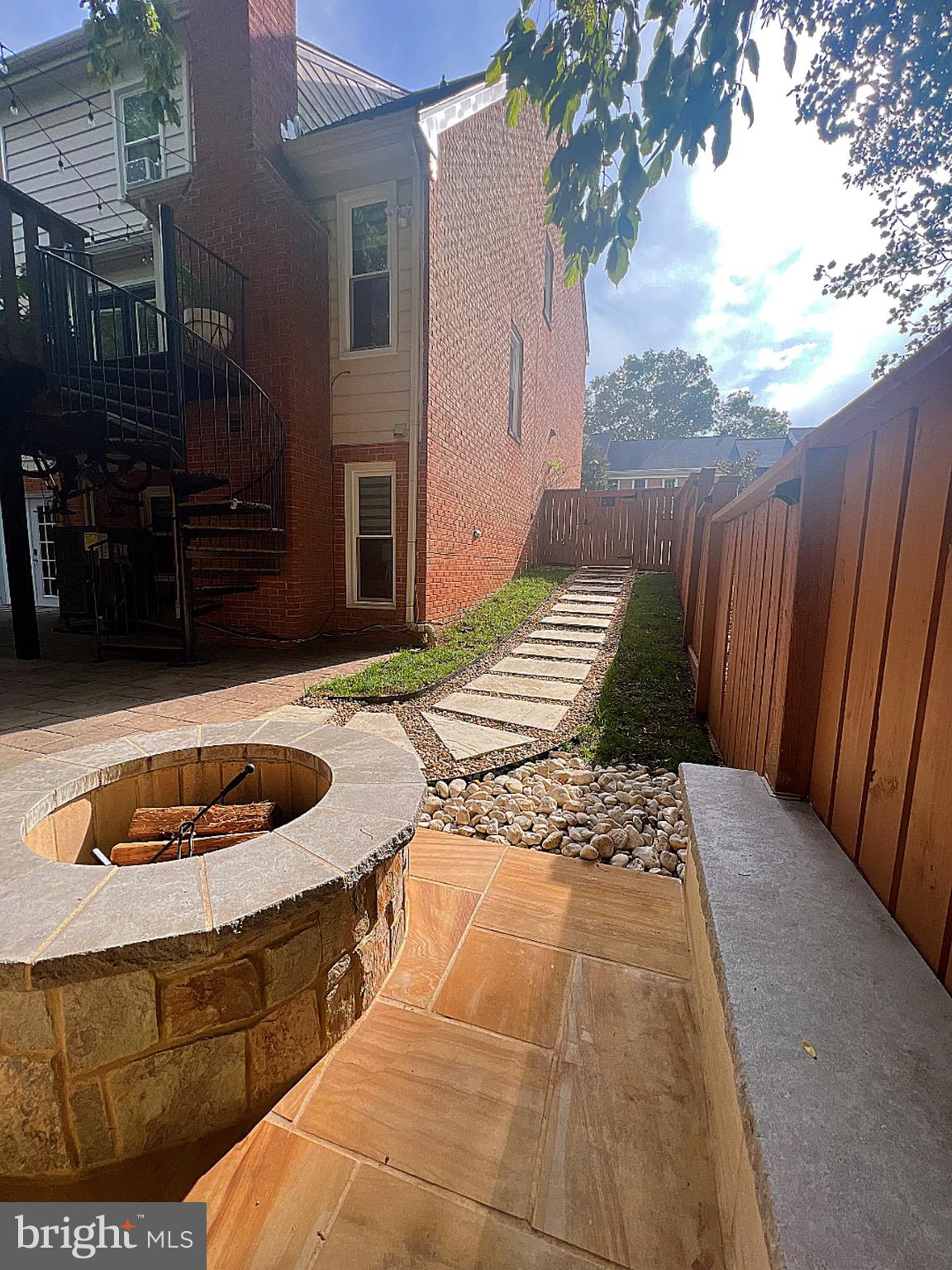 WILDWOOD HILLS - Residential Lease