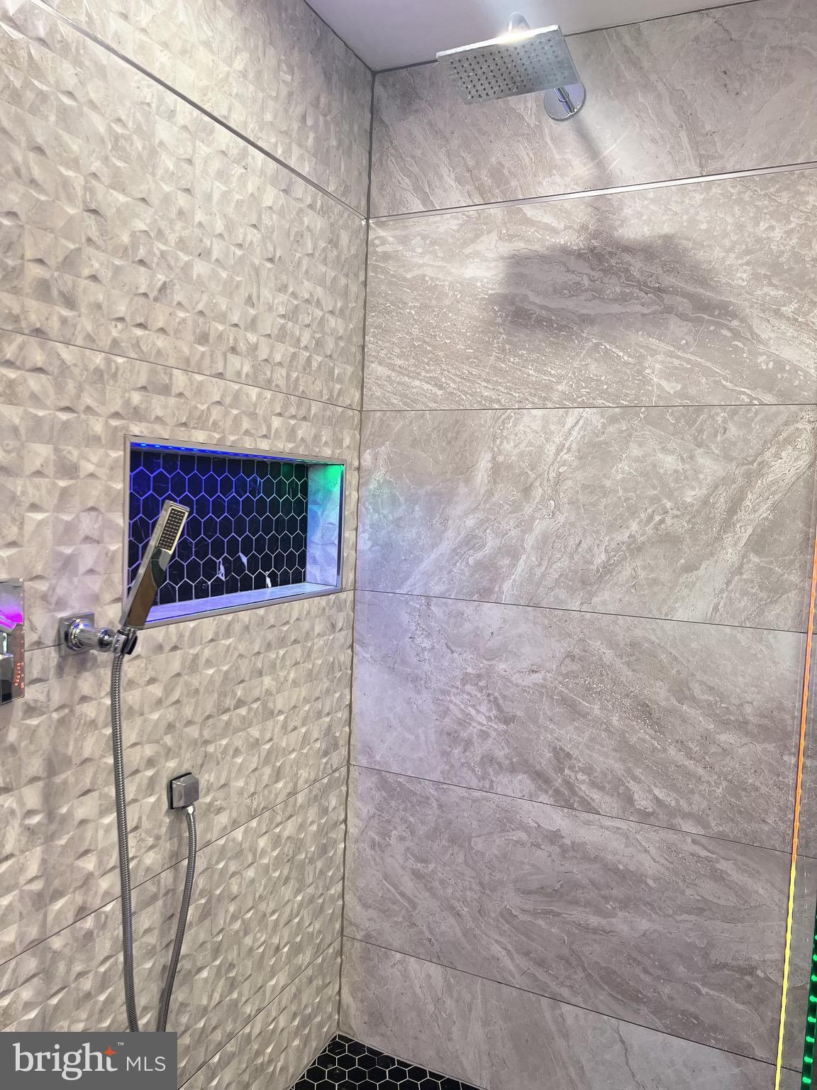 WILDWOOD HILLS - Residential Lease