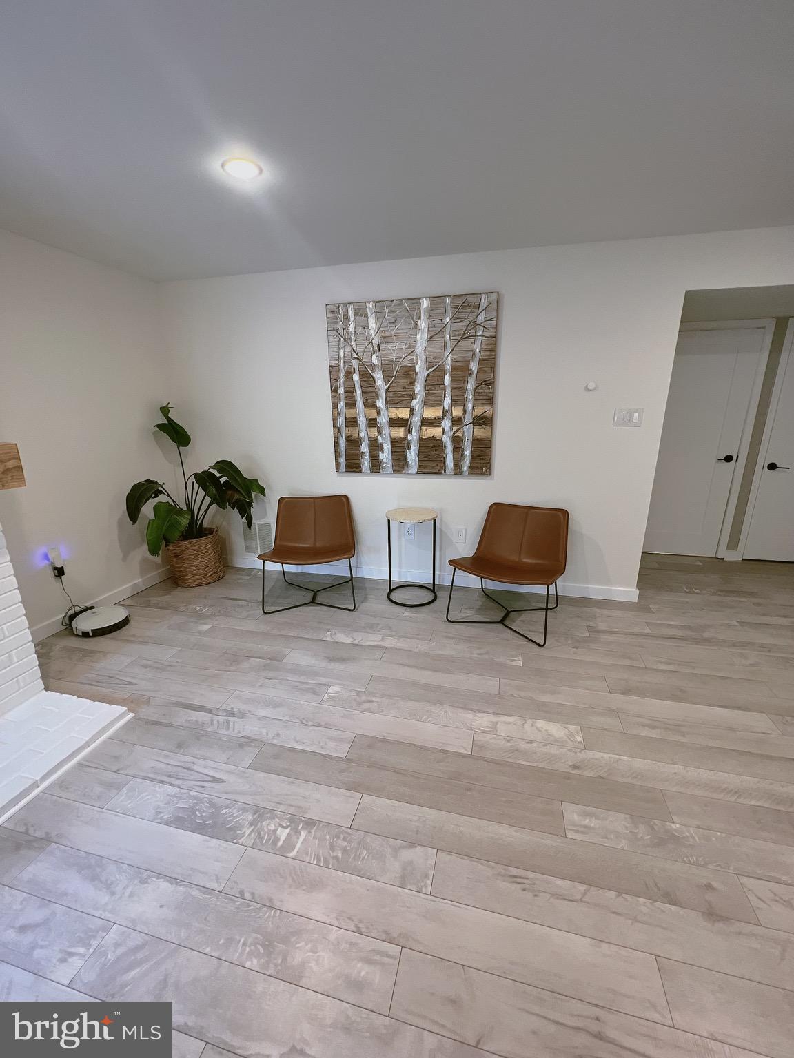 WILDWOOD HILLS - Residential Lease