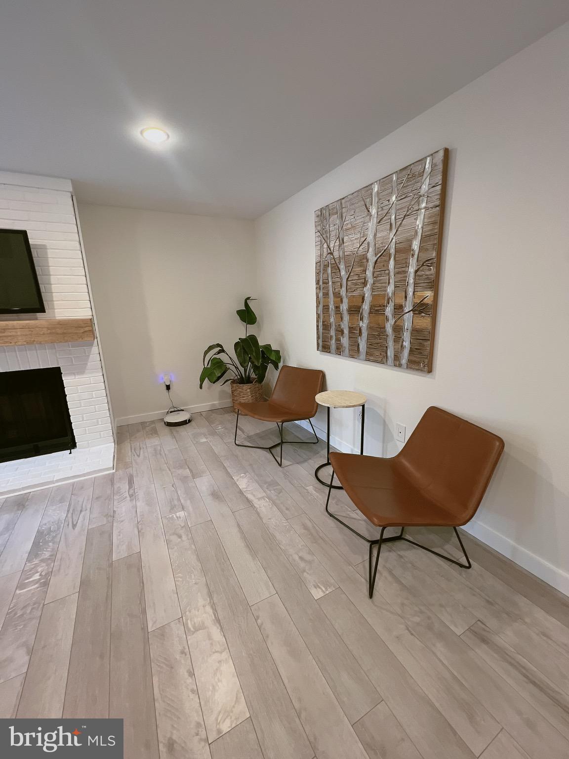 WILDWOOD HILLS - Residential Lease